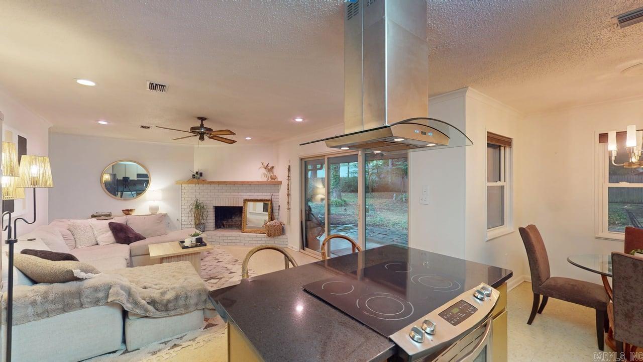 12 Oakdale Drive
