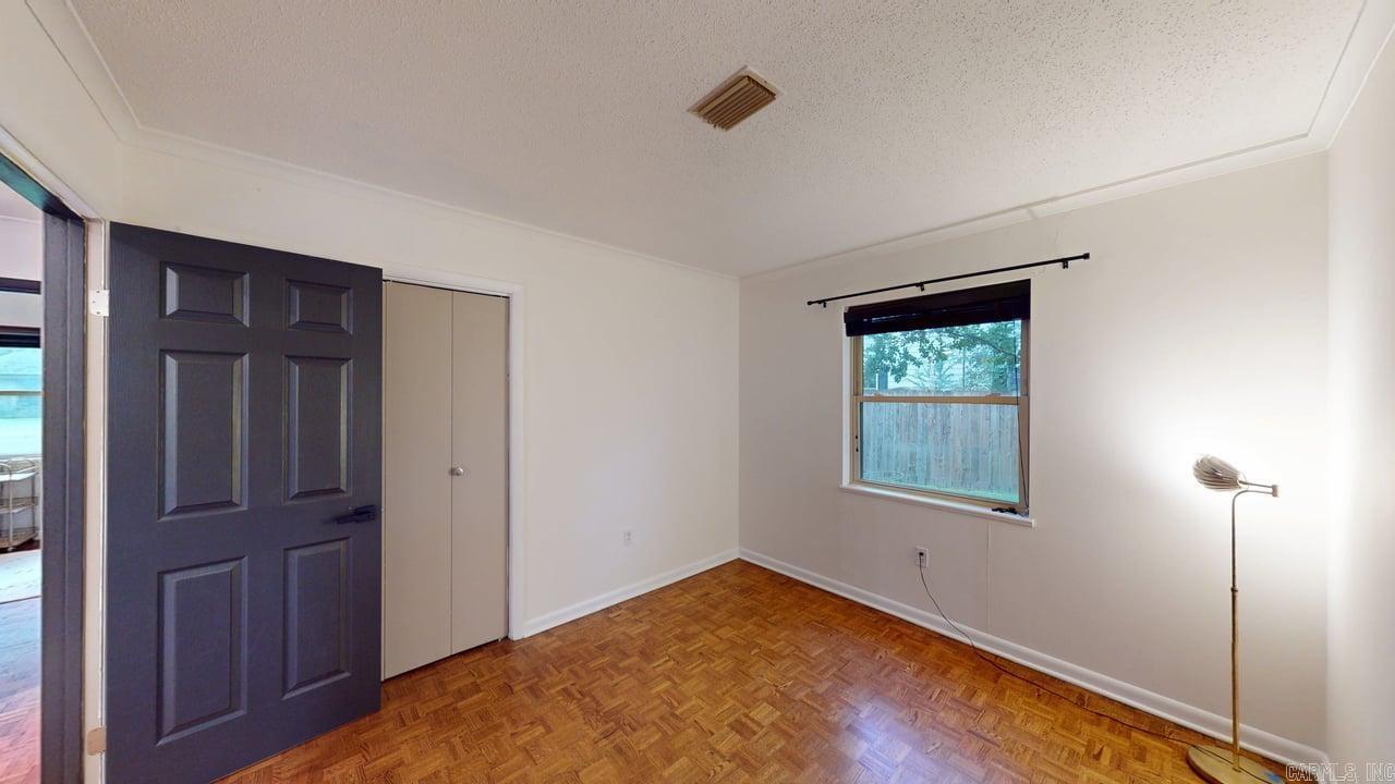 12 Oakdale Drive