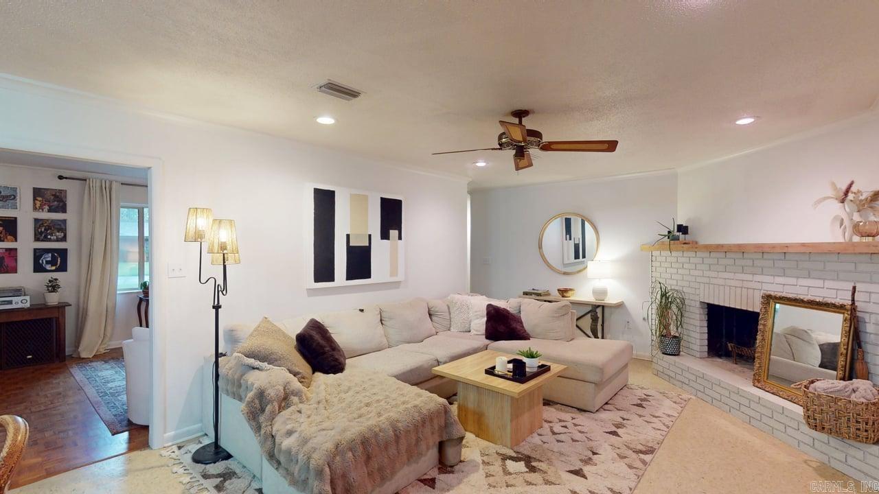 12 Oakdale Drive