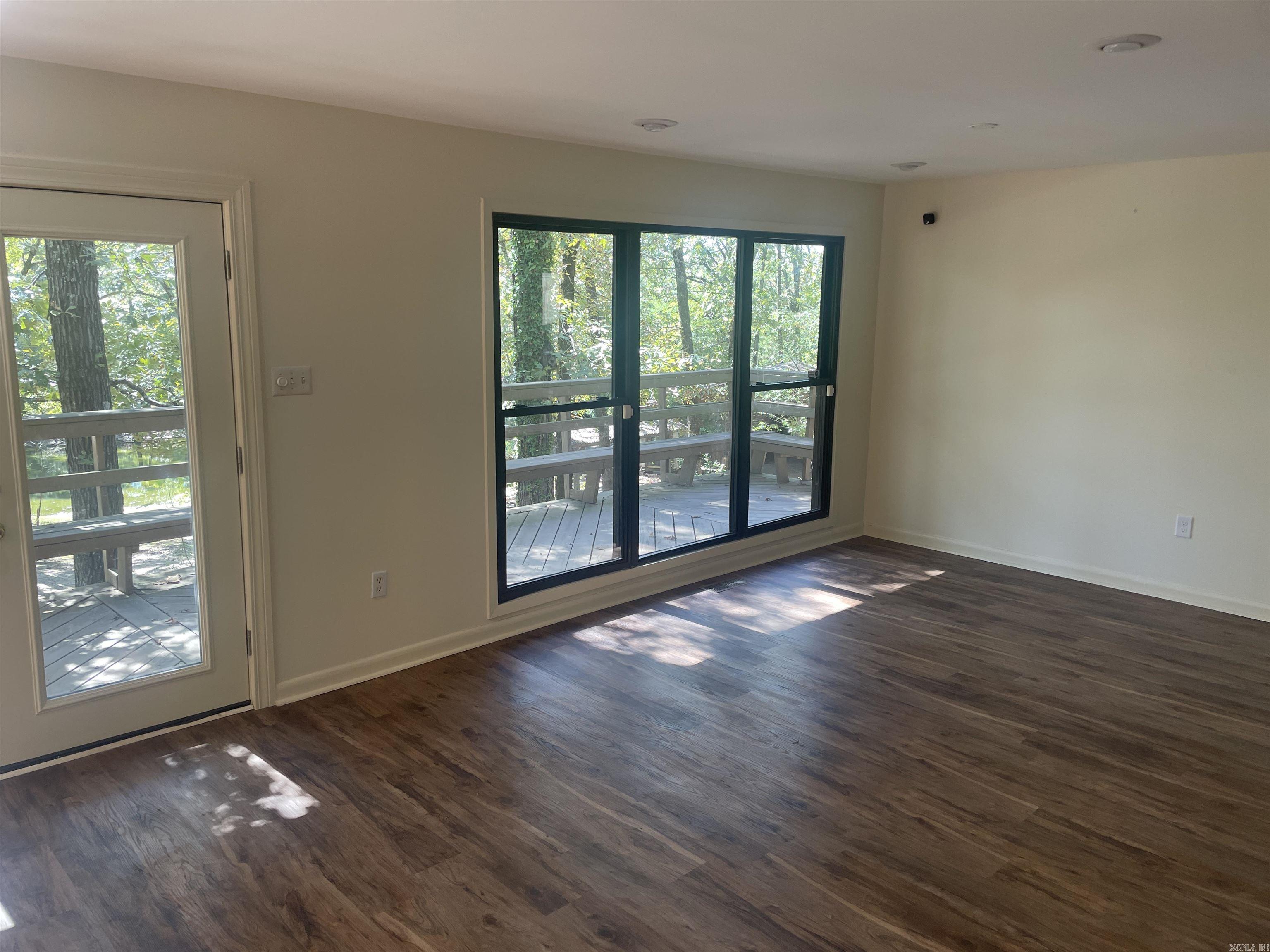 40 Woodruff Lane
