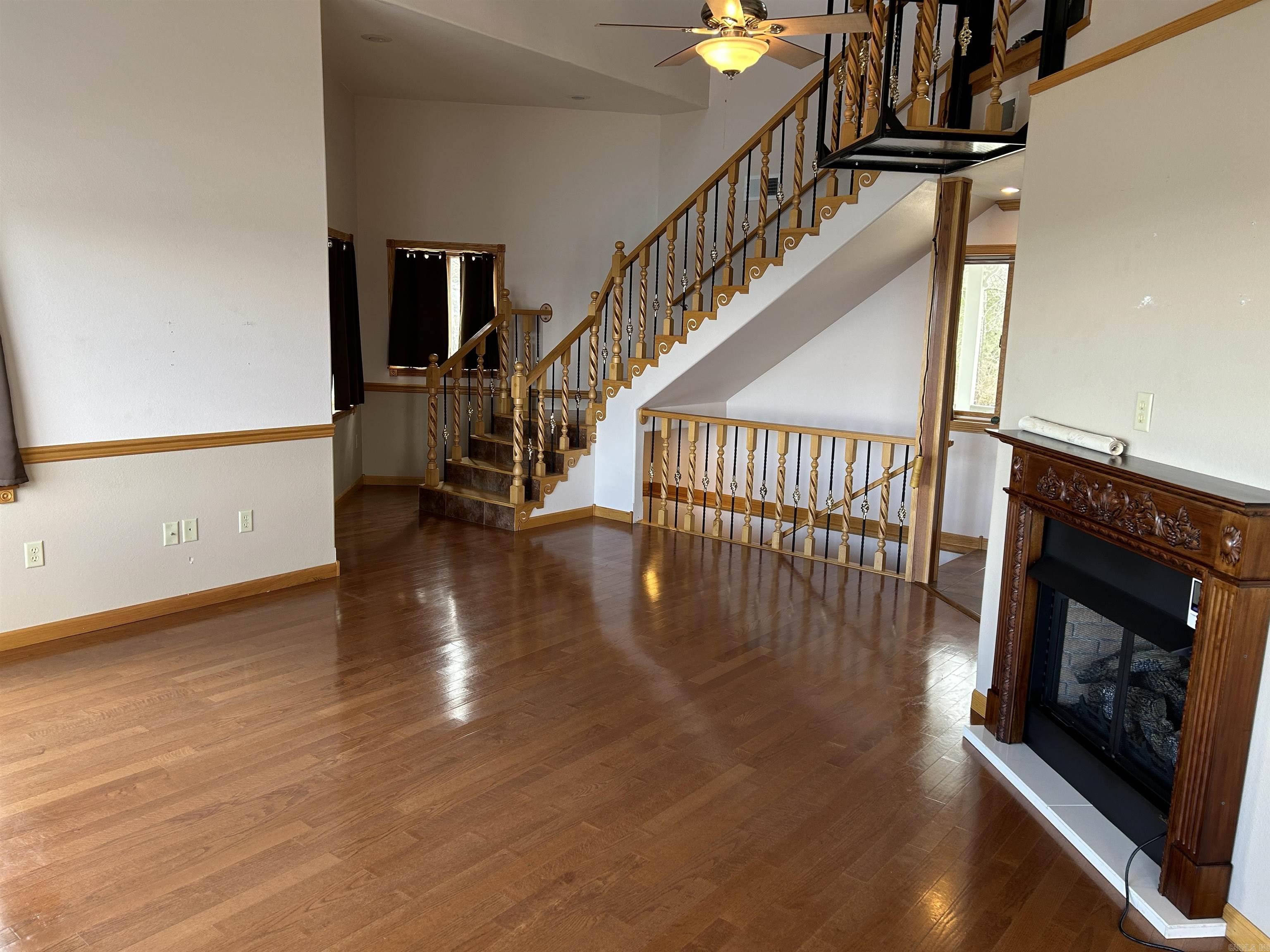 690 Cliffview
