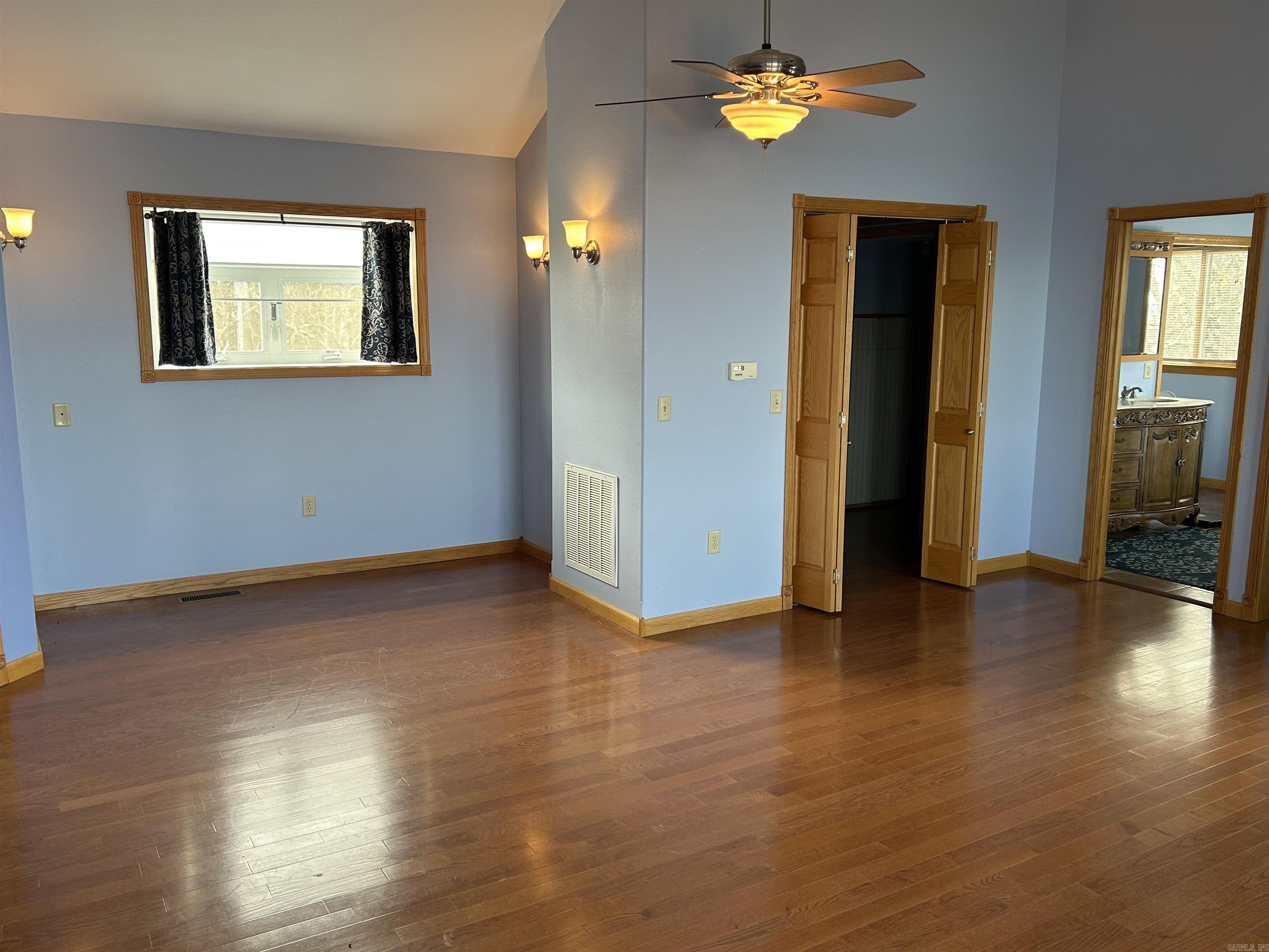 690 Cliffview