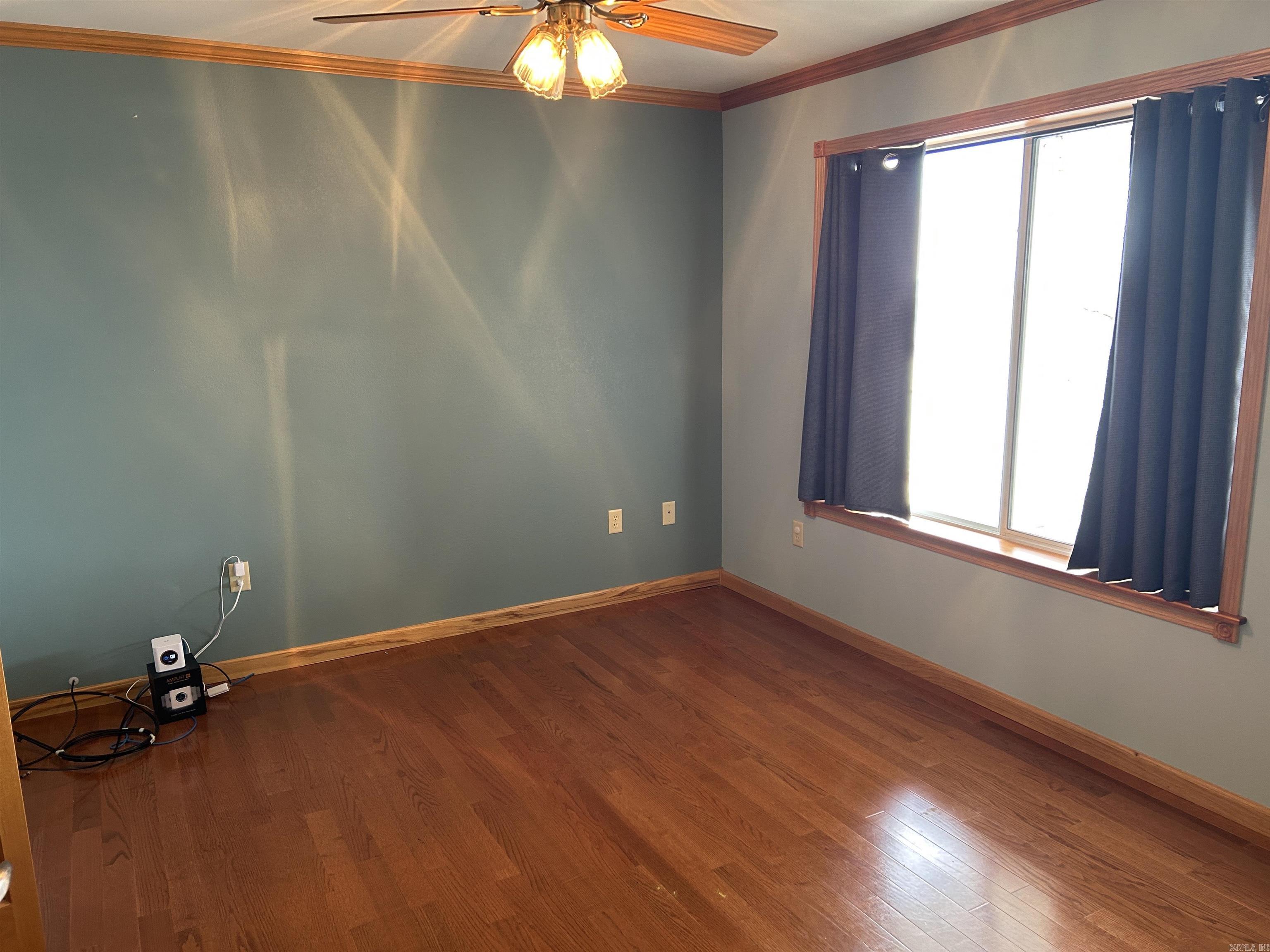 690 Cliffview