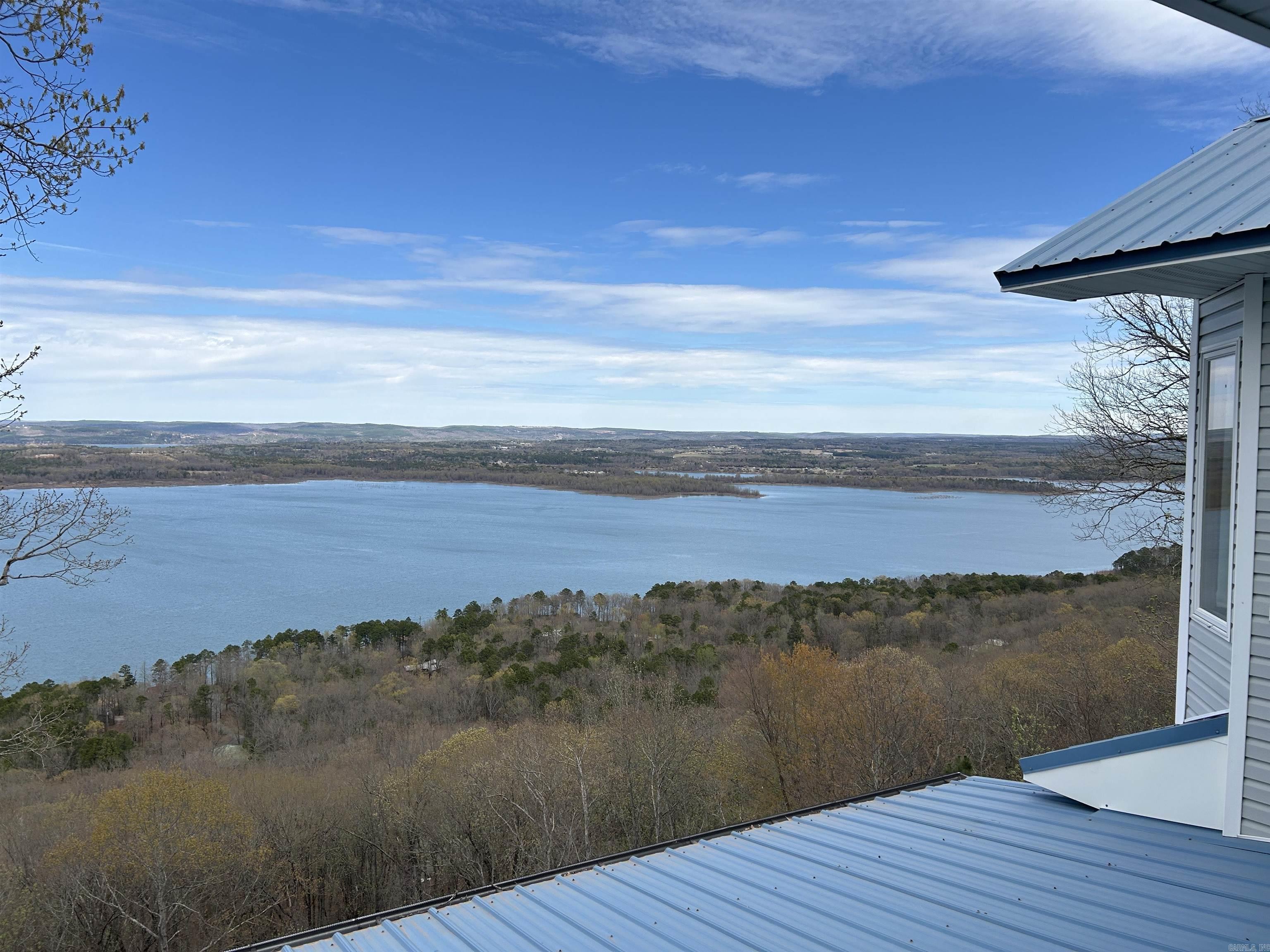 690 Cliffview