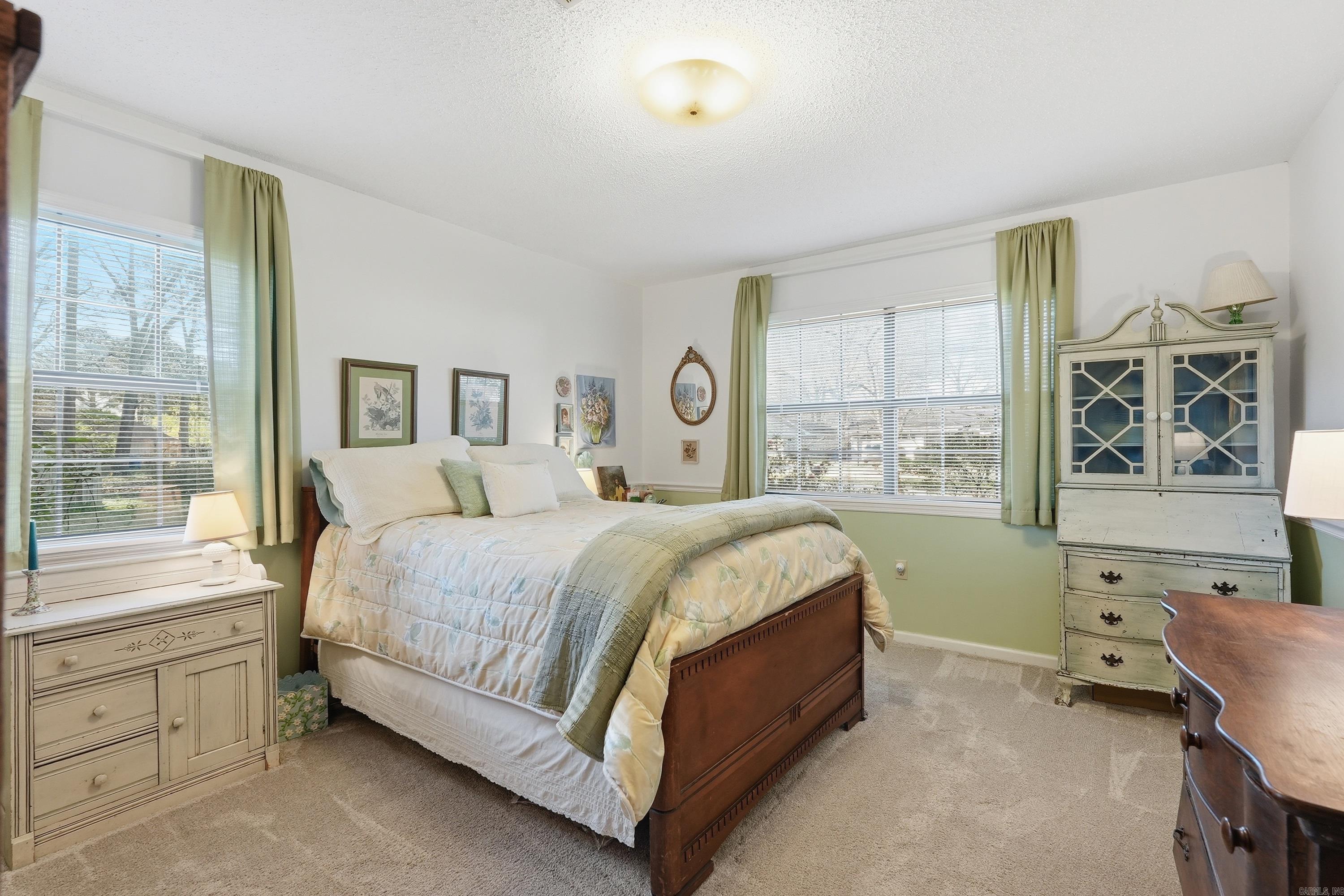 2 Pin Oak Drive