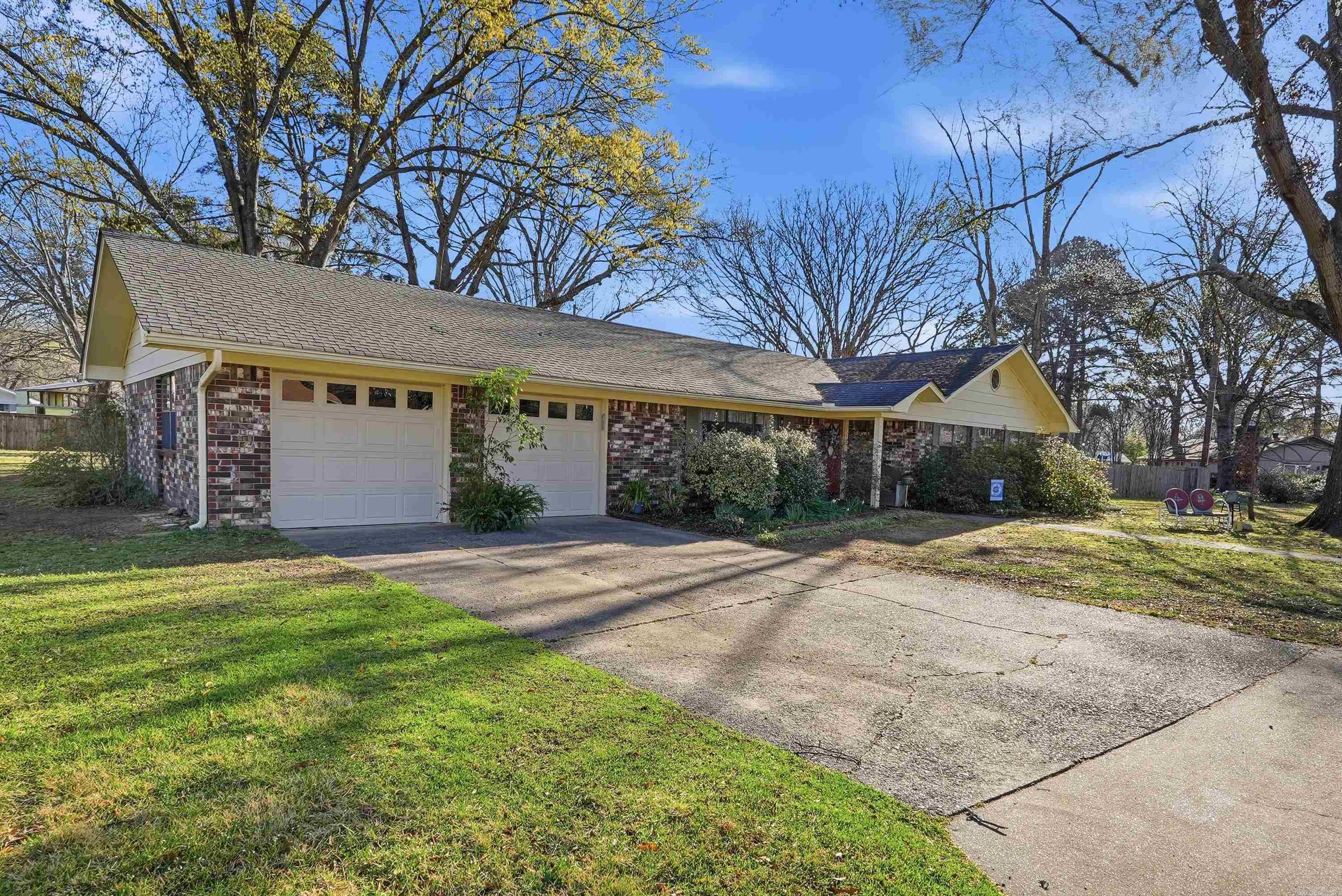2 Pin Oak Drive