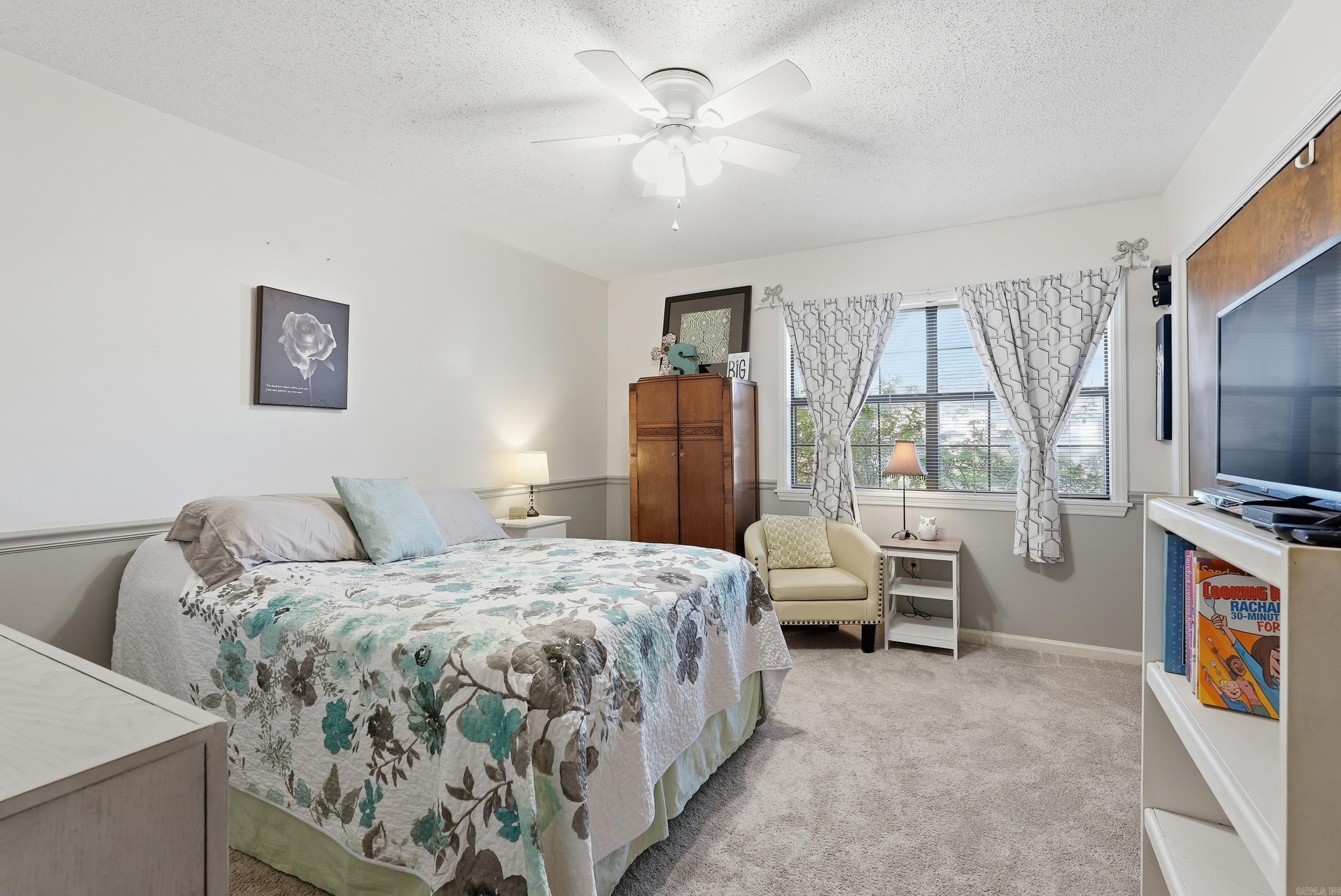2 Pin Oak Drive