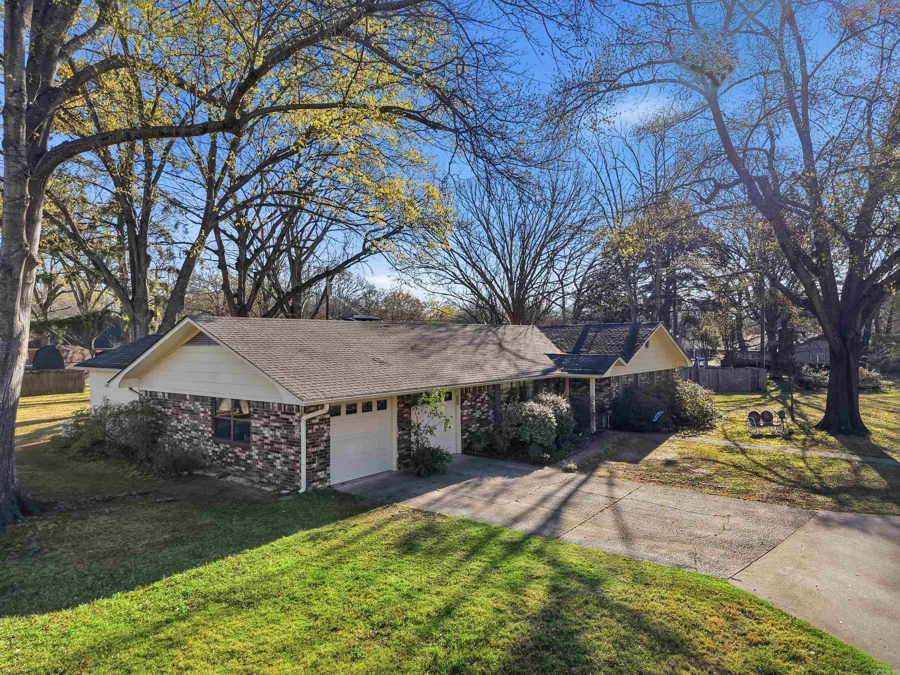 2 Pin Oak Drive