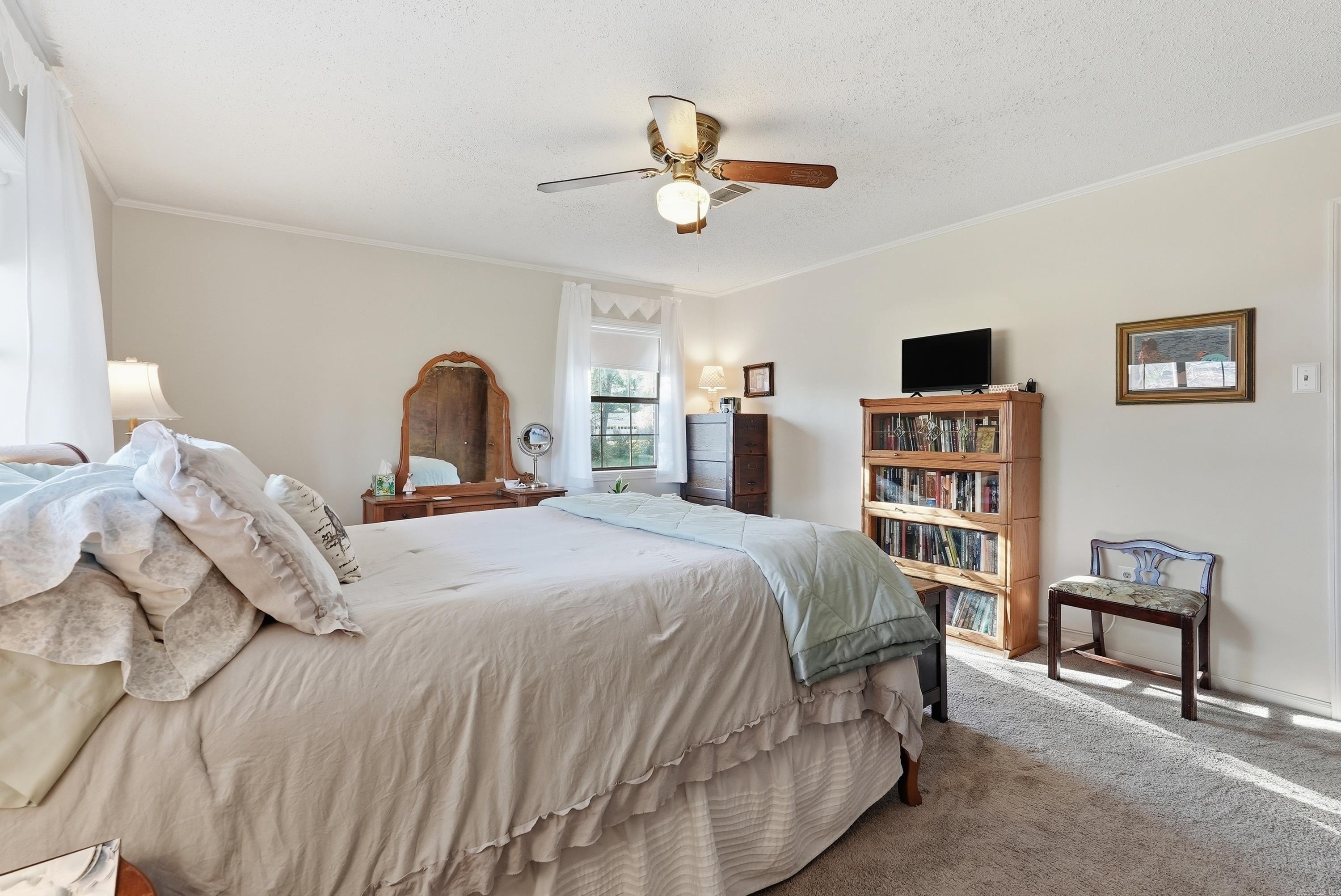 2 Pin Oak Drive