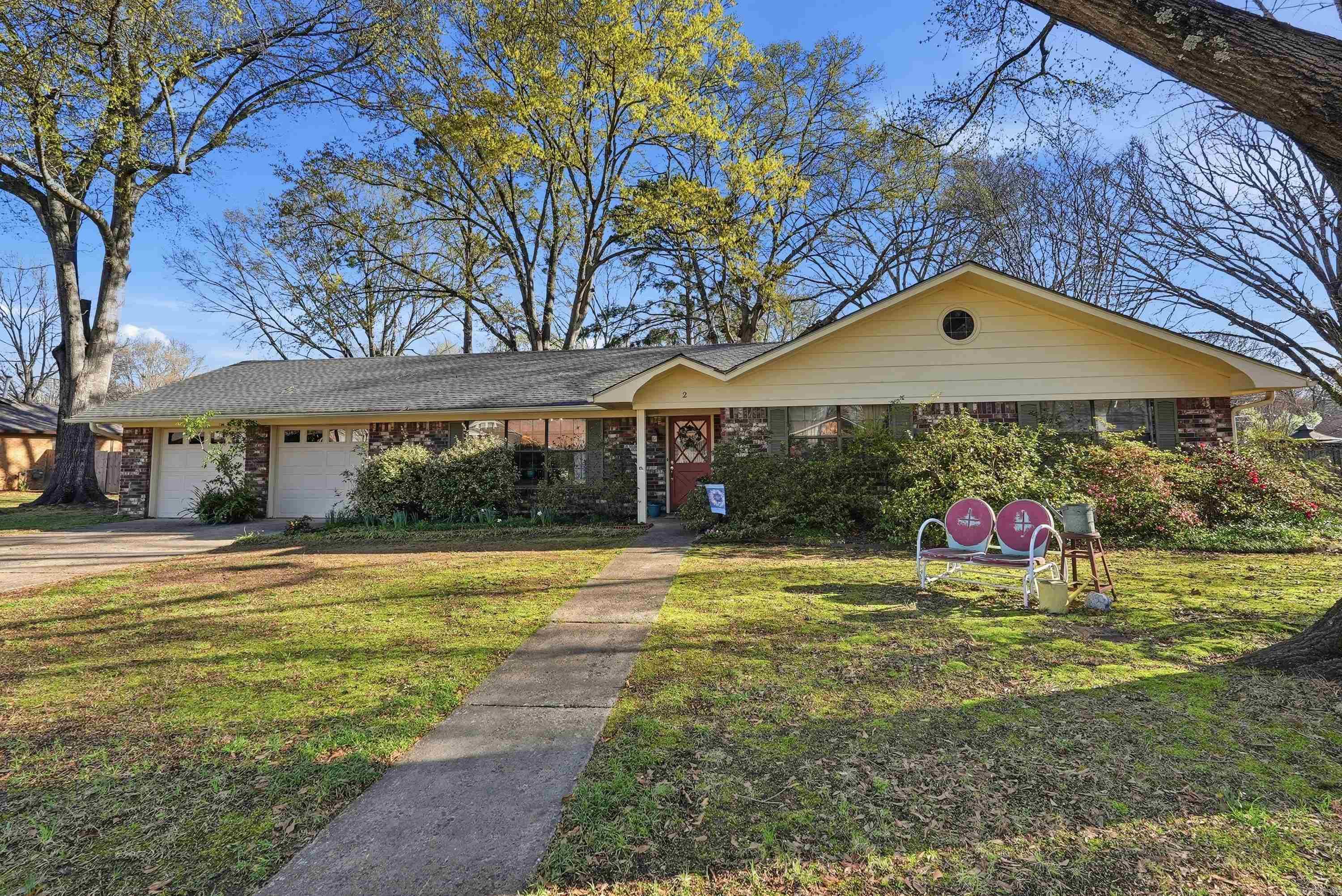 2 Pin Oak Drive