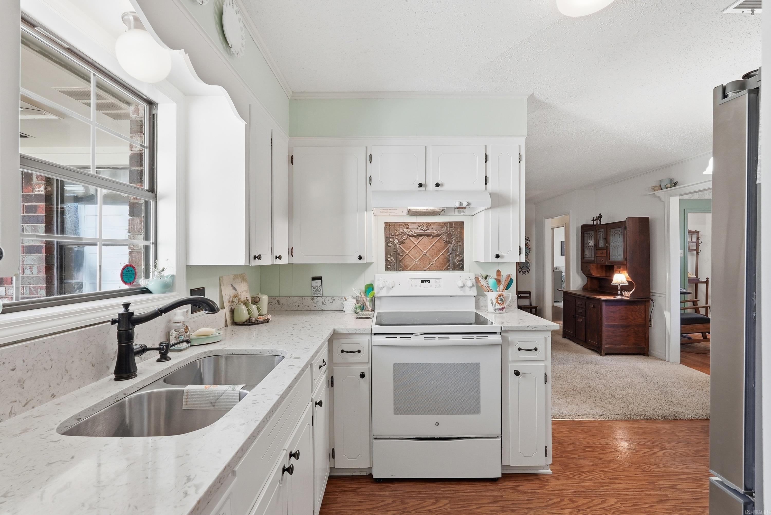 2 Pin Oak Drive