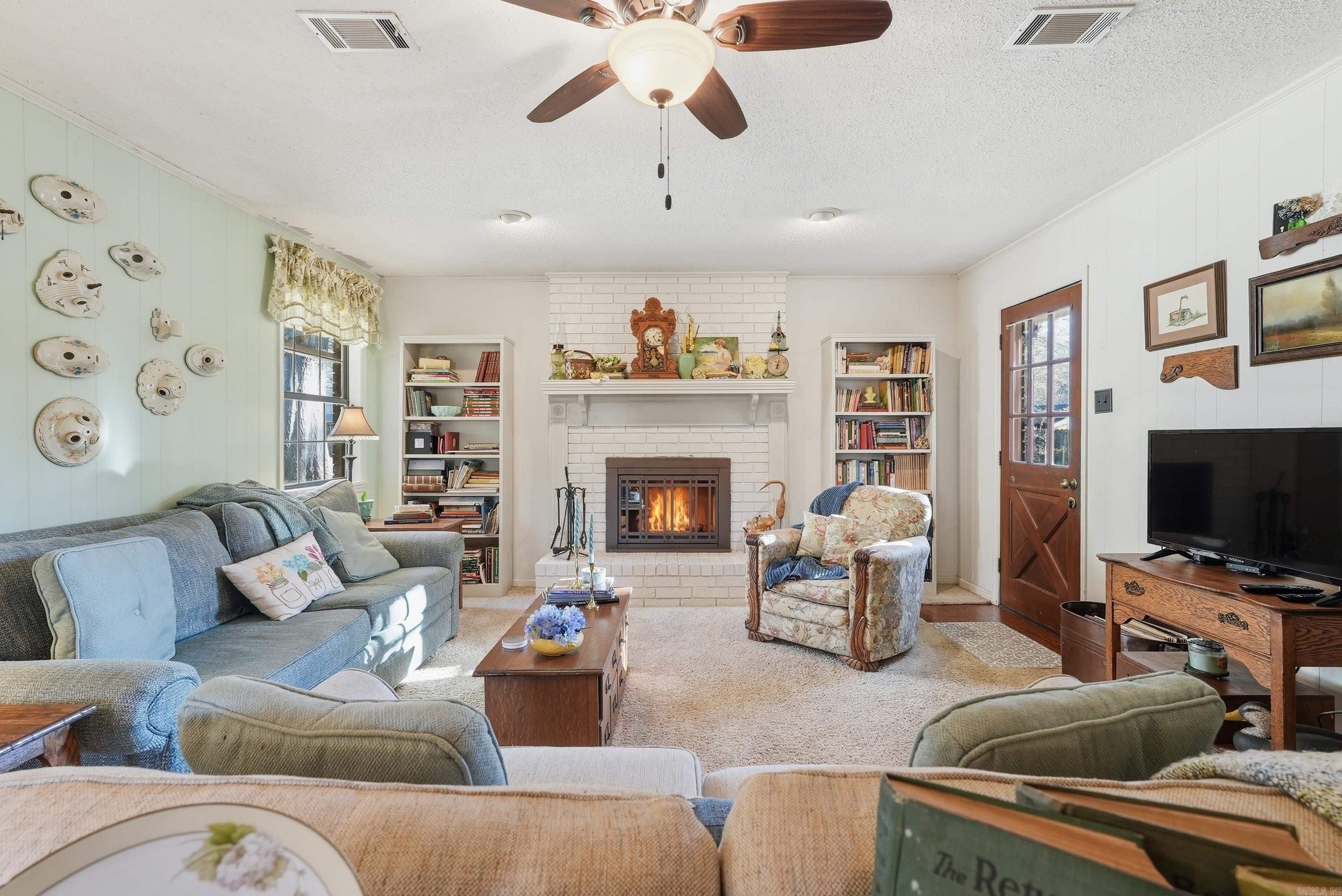 2 Pin Oak Drive