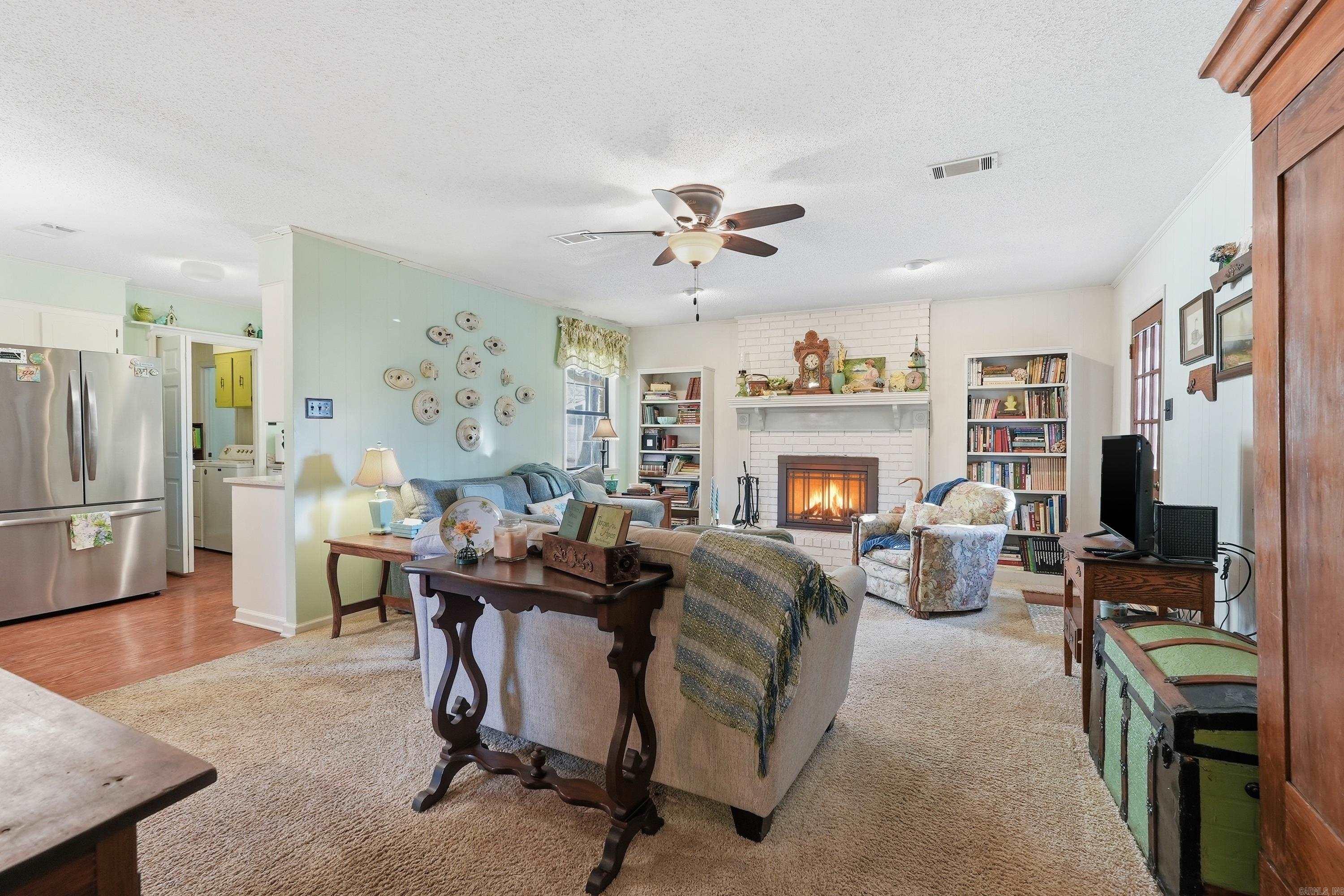 2 Pin Oak Drive
