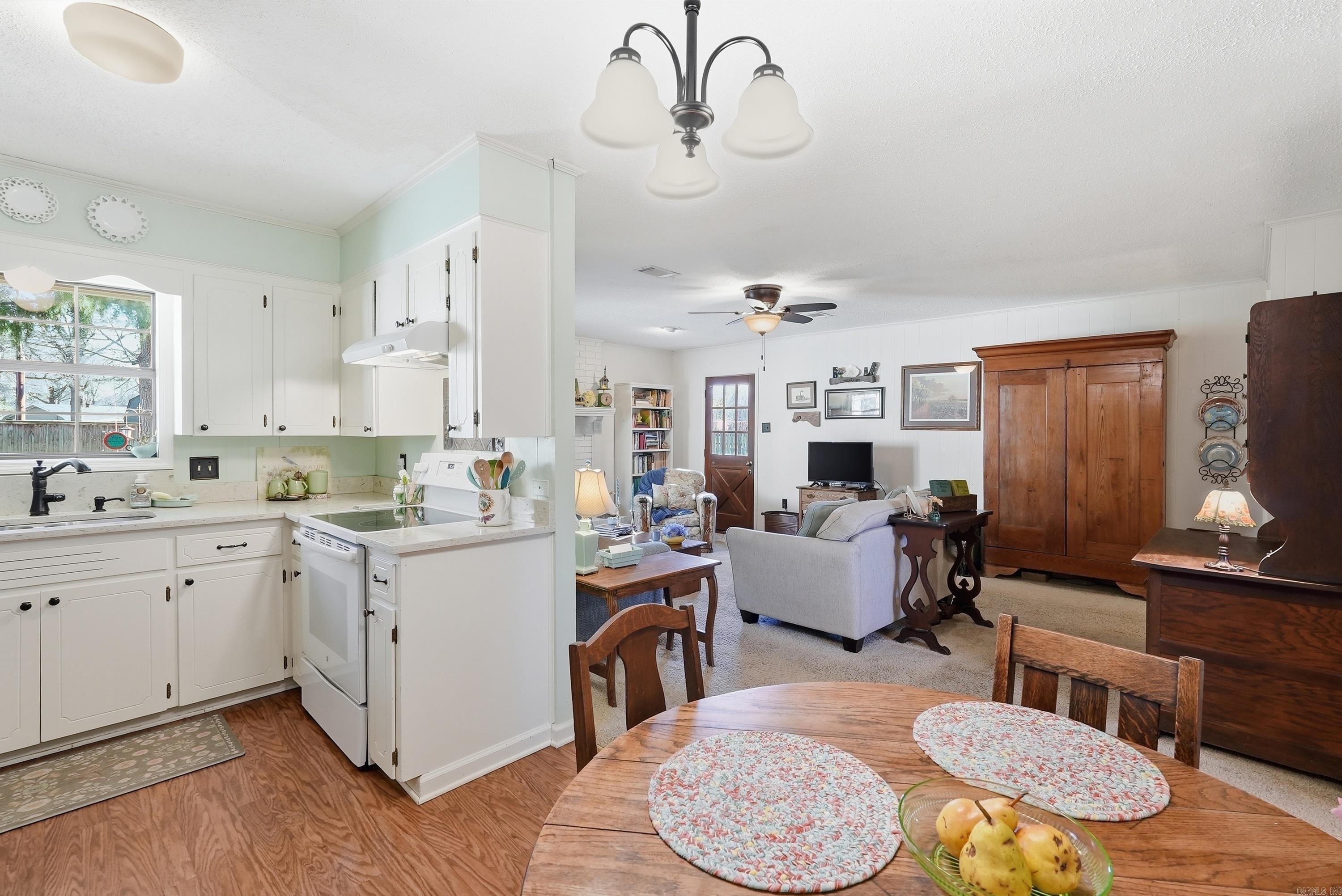 2 Pin Oak Drive