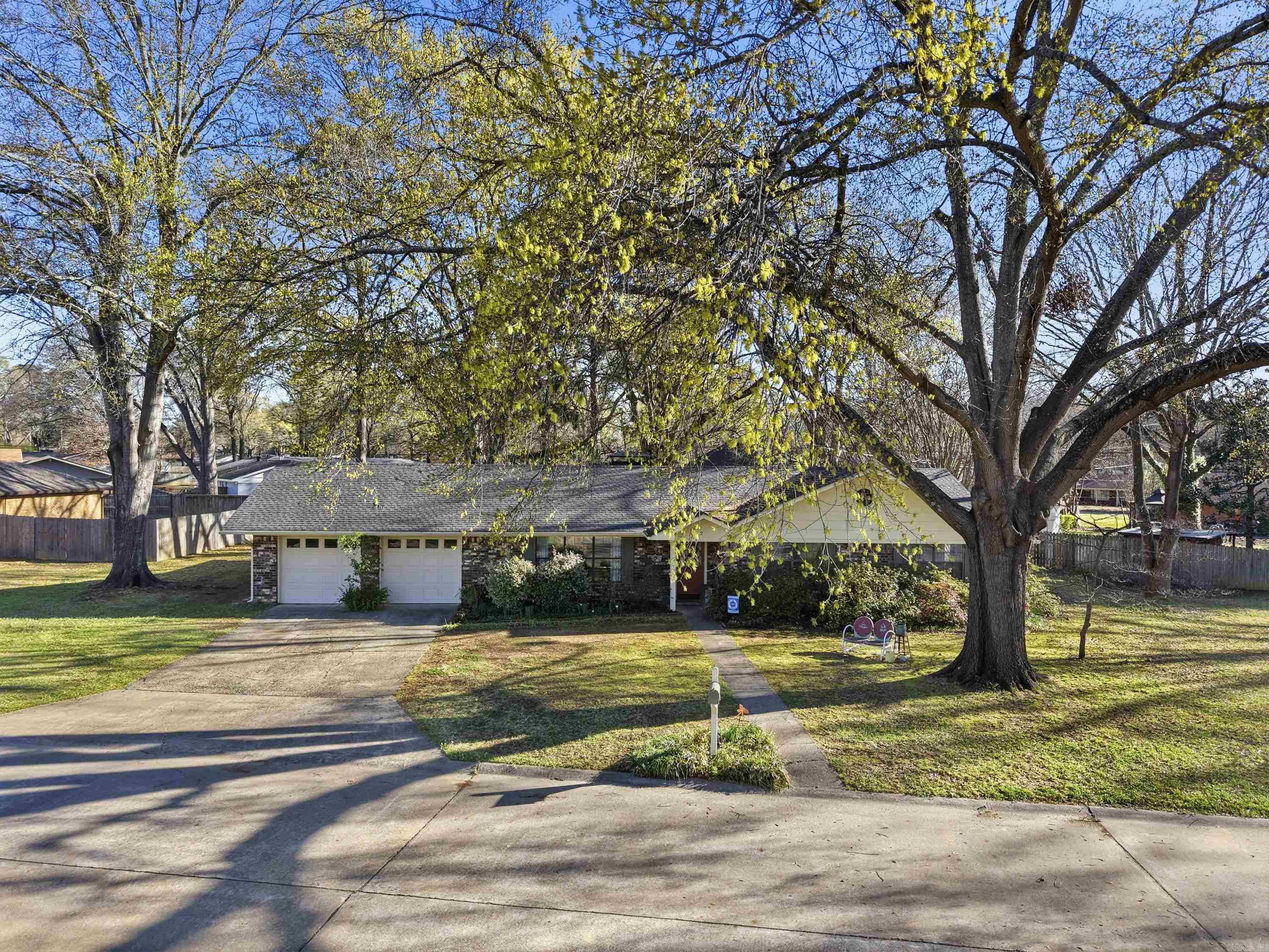 2 Pin Oak Drive