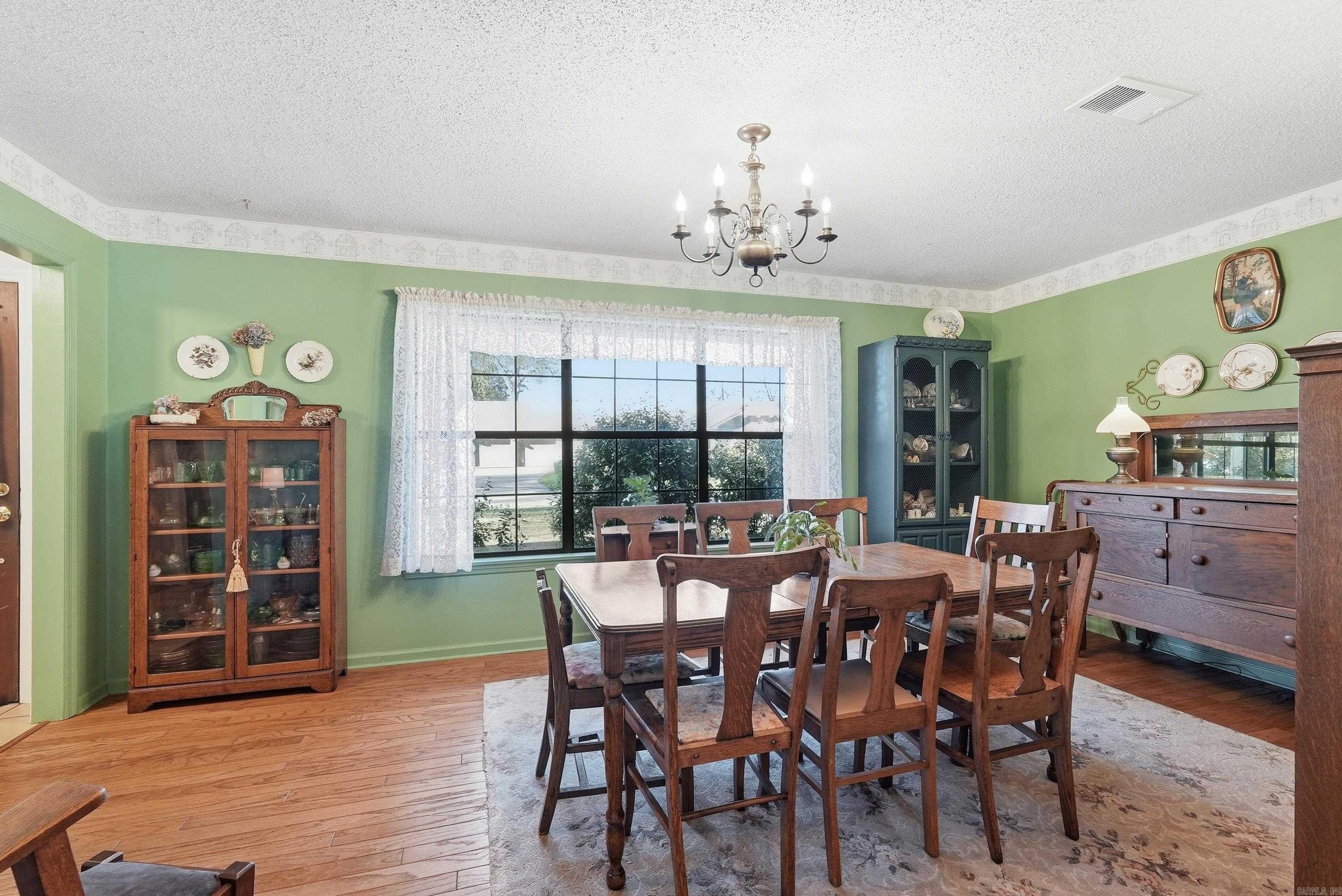 2 Pin Oak Drive