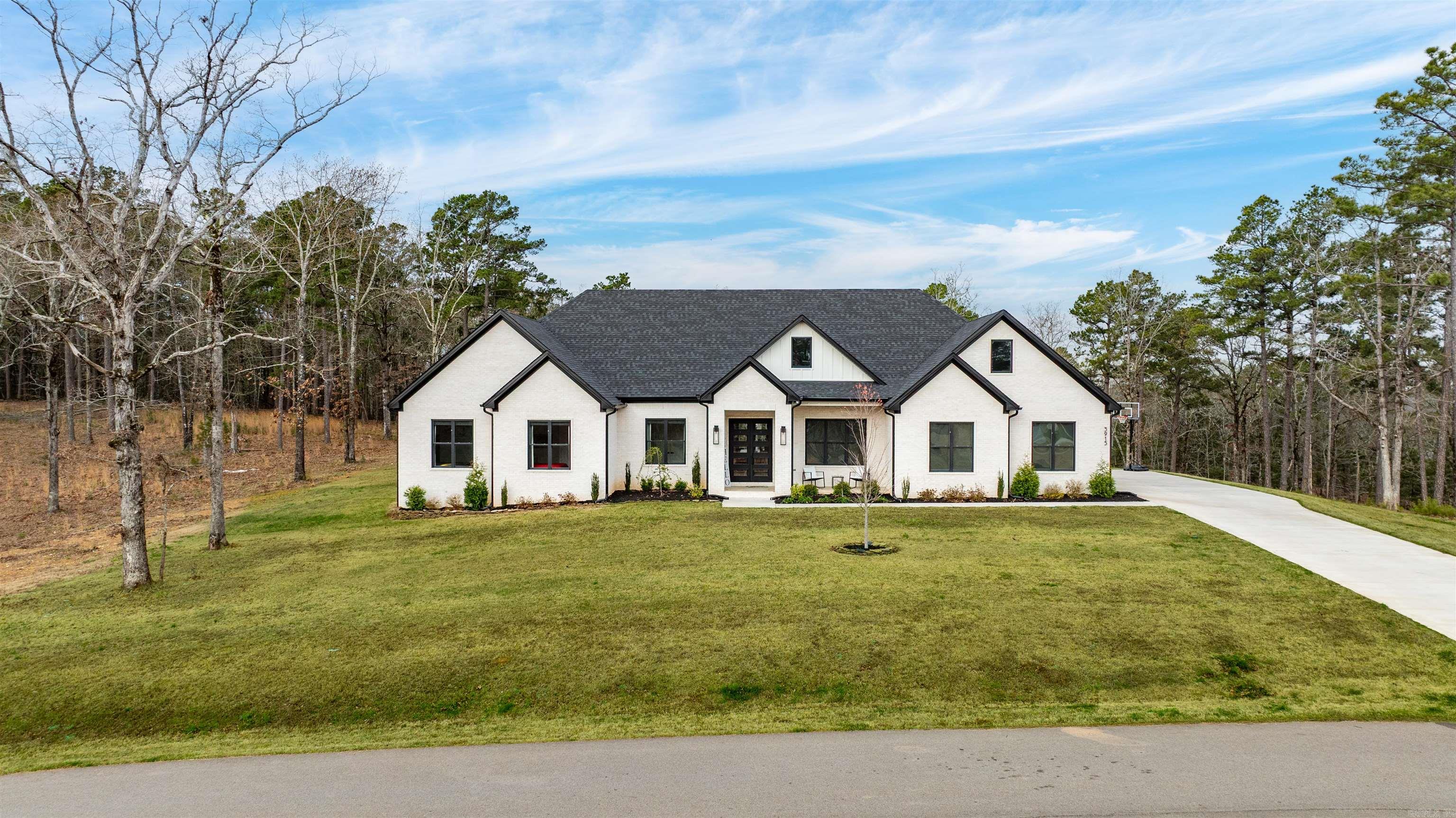 3915 Orchard Lane