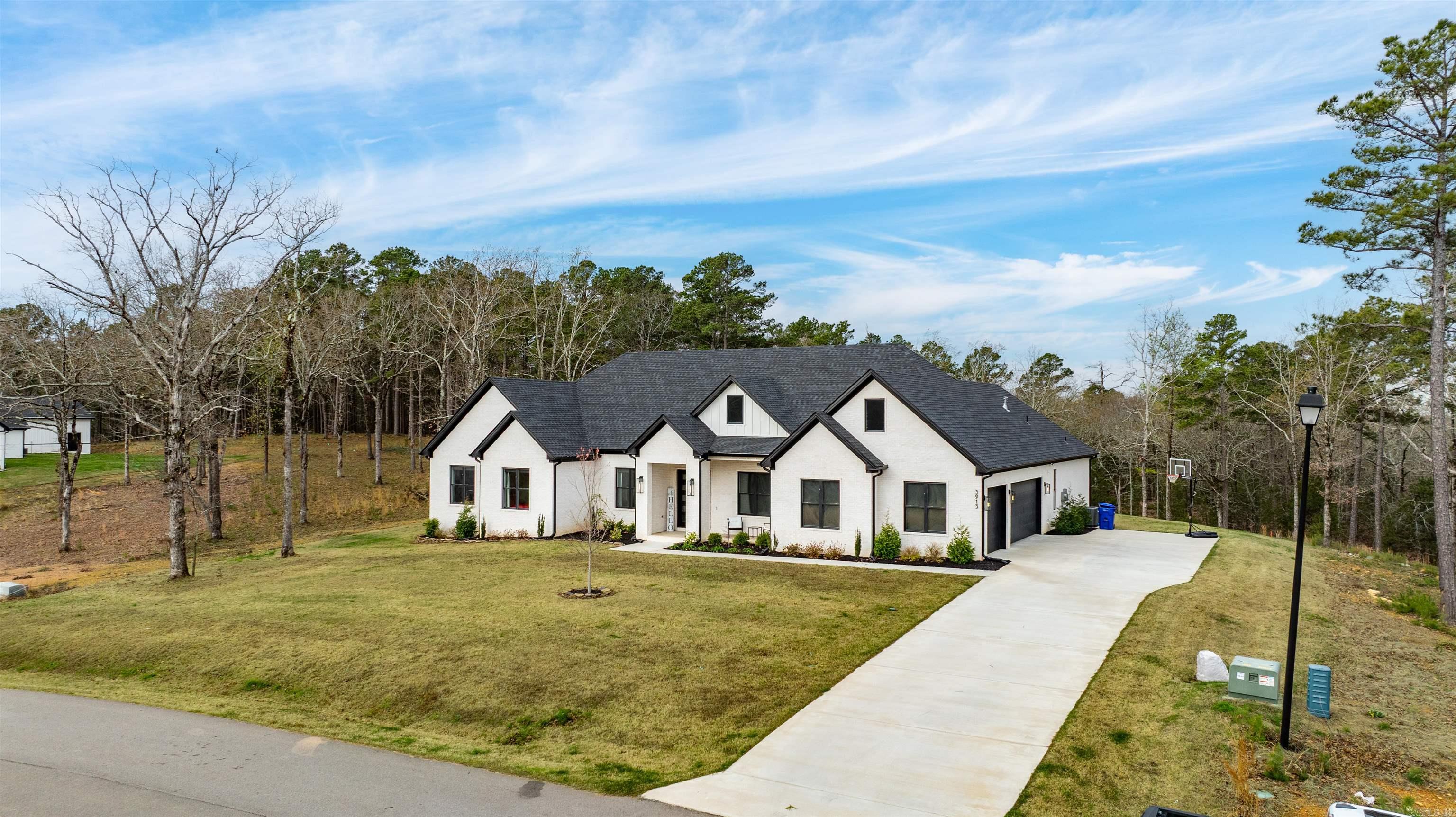 3915 Orchard Lane