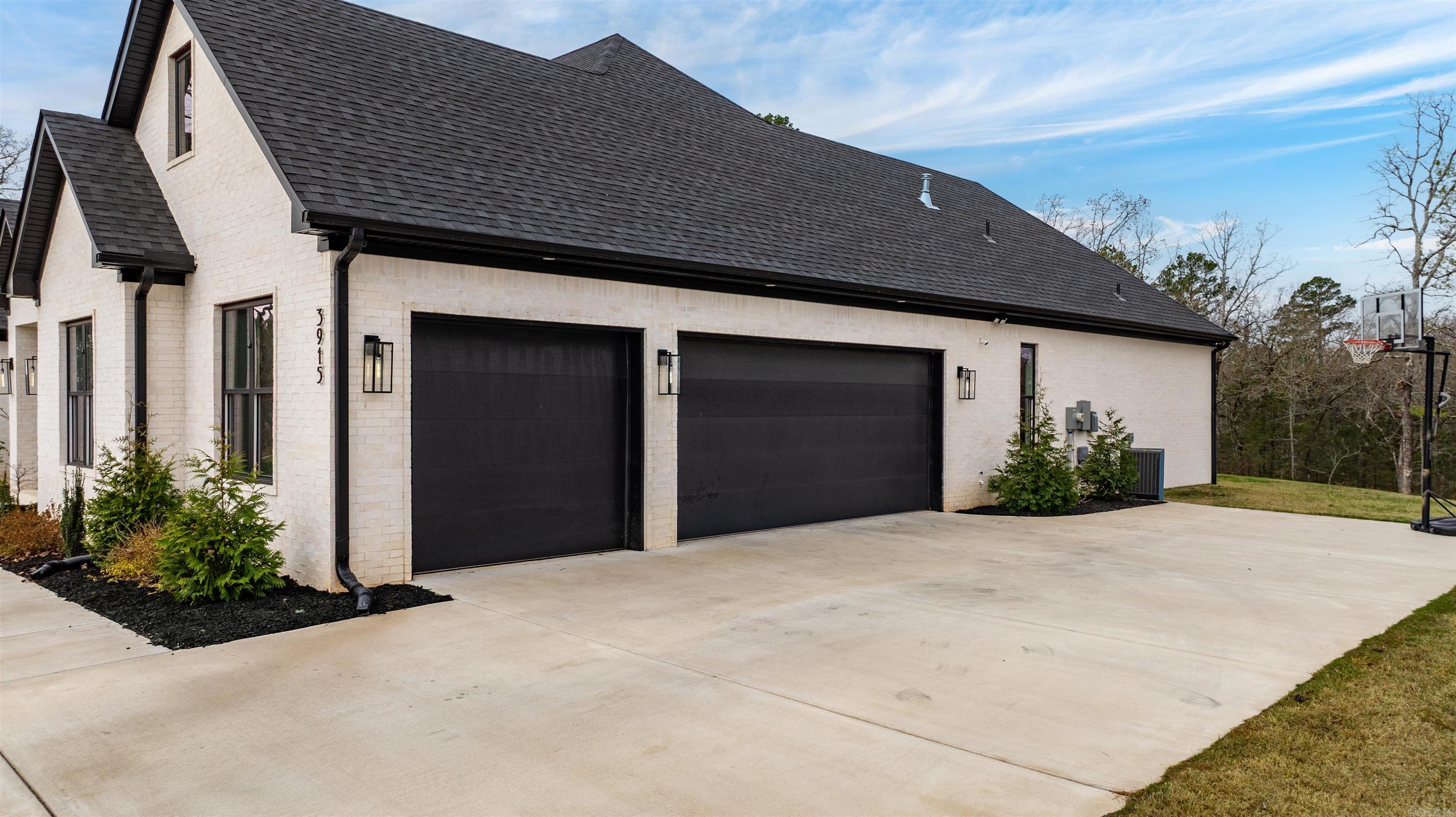 3915 Orchard Lane