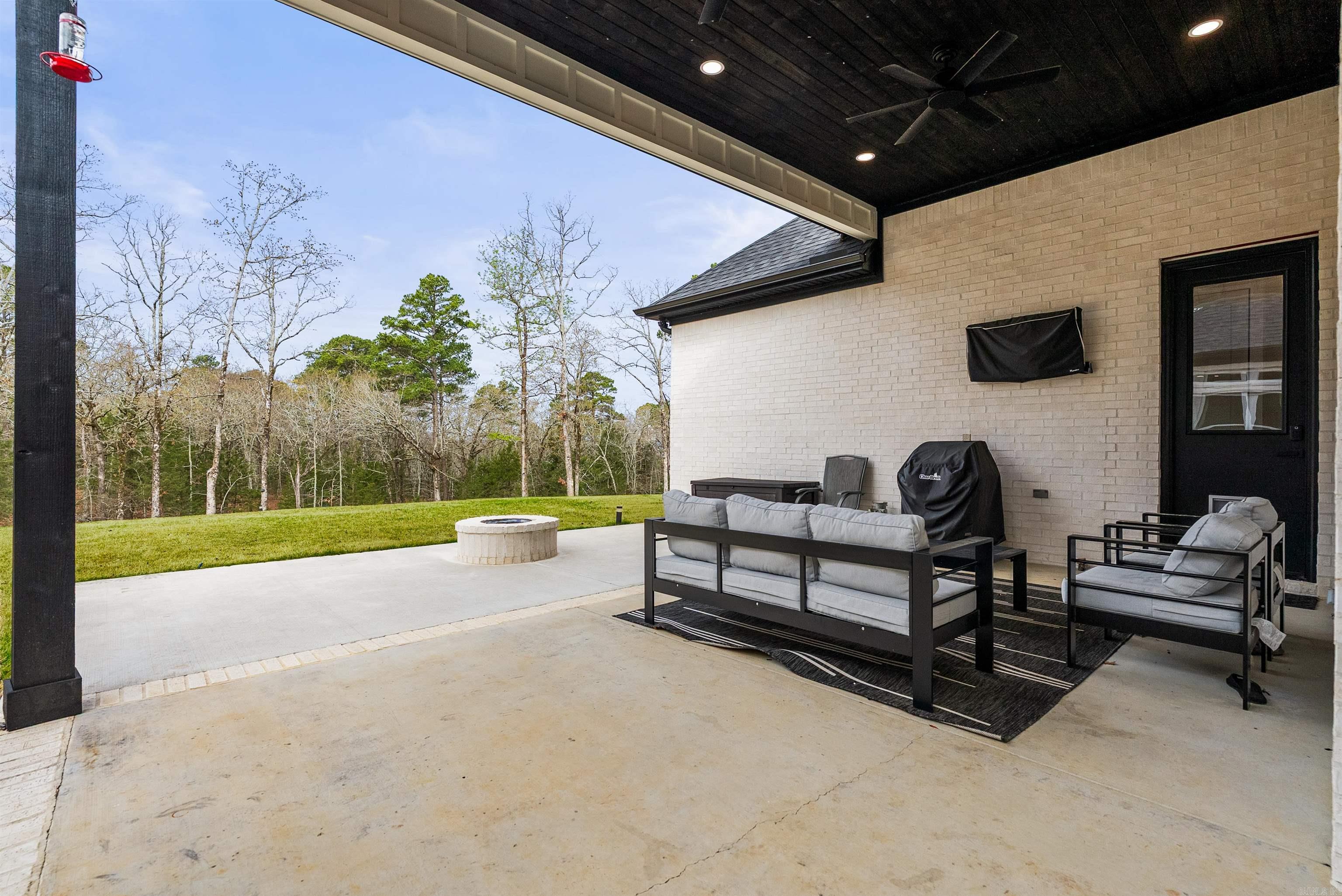 3915 Orchard Lane