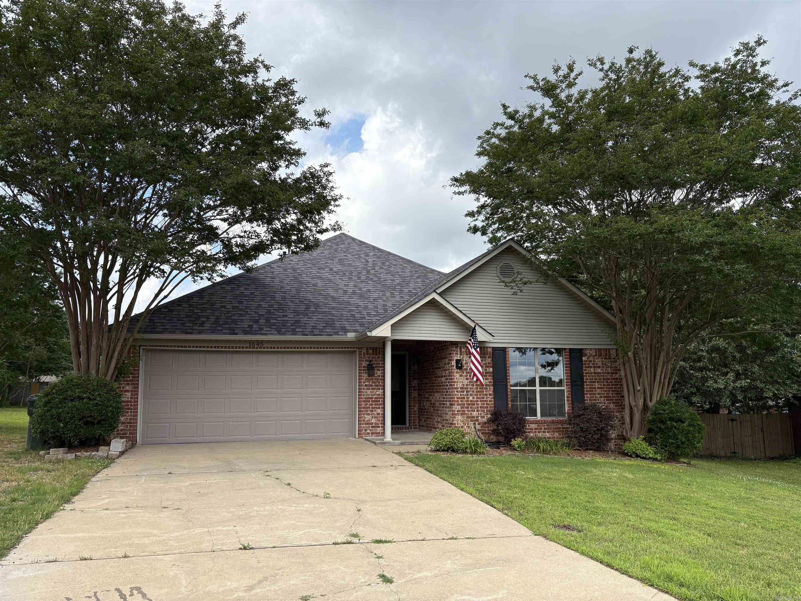1645 Buckhorn Circle