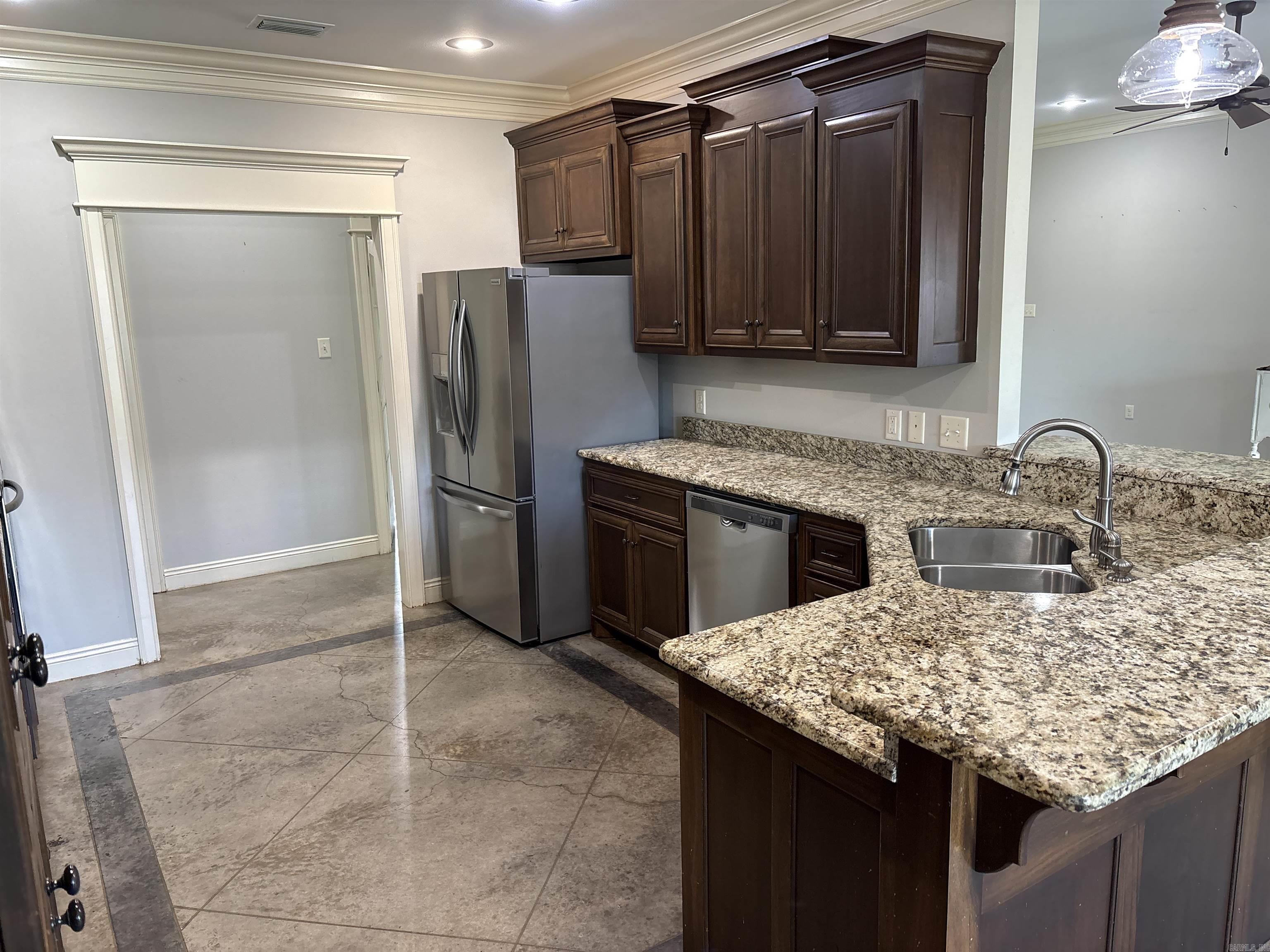230 Chapel Creek