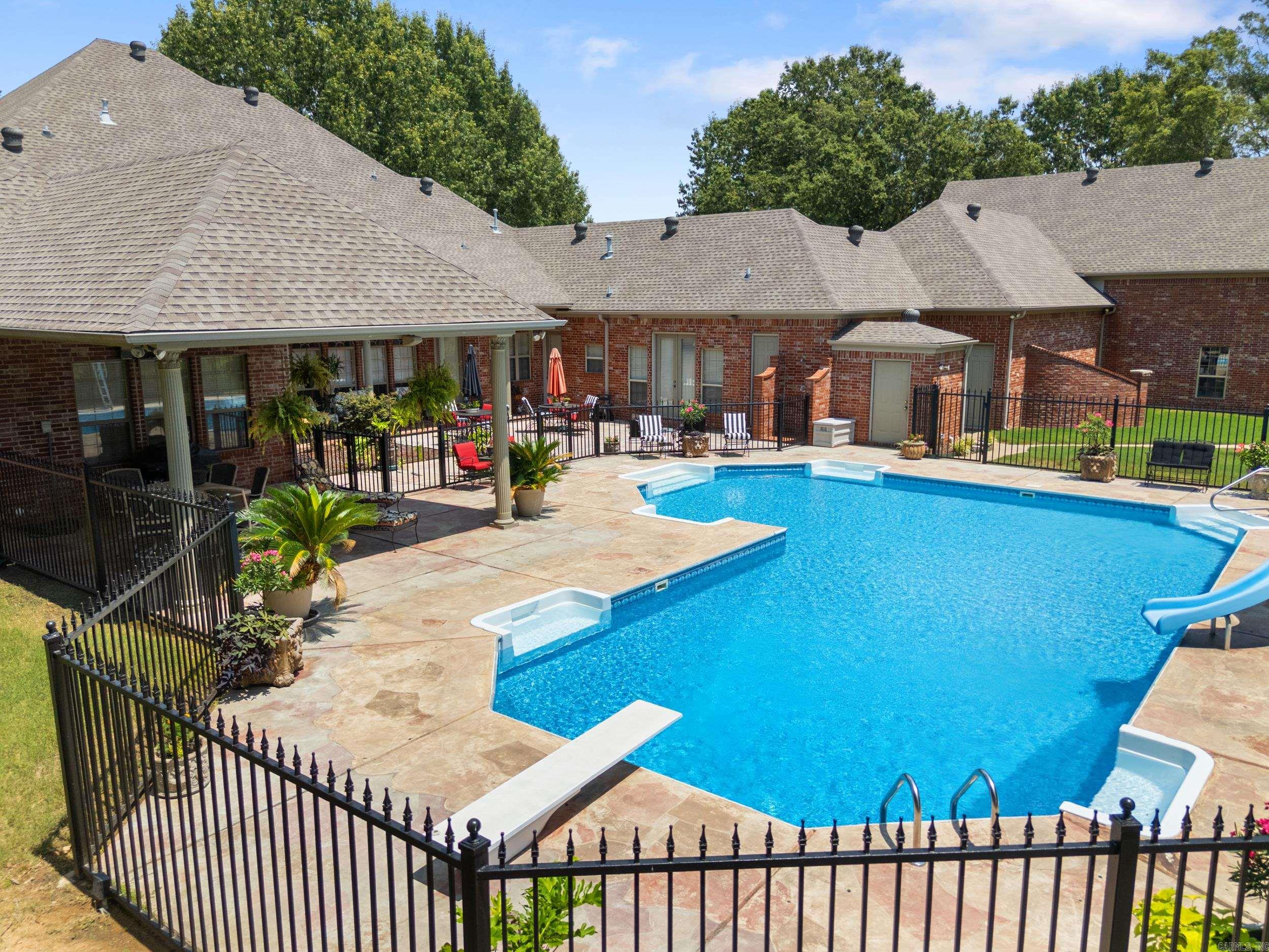 5 Westin Drive