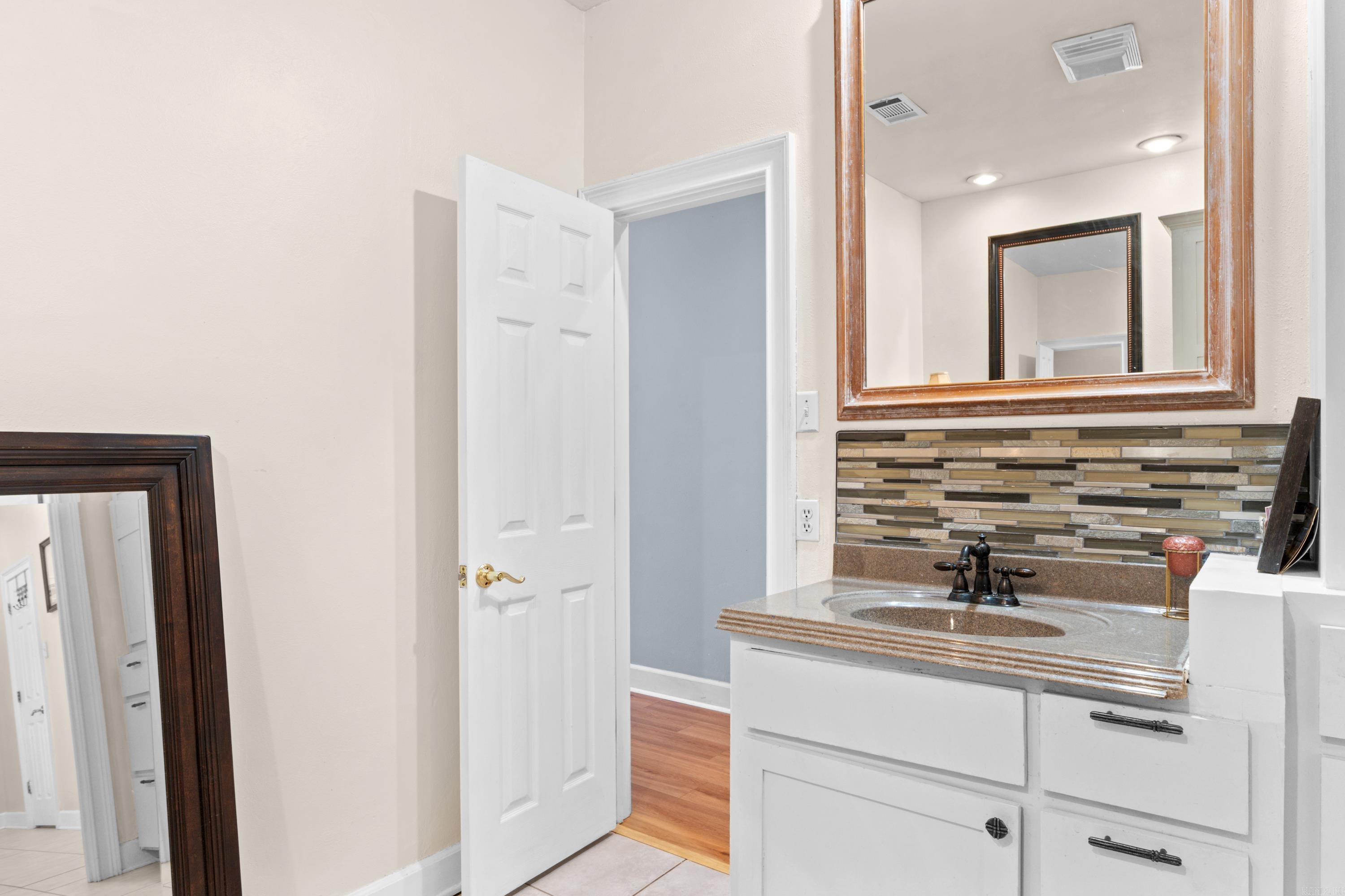 3250 Millers View