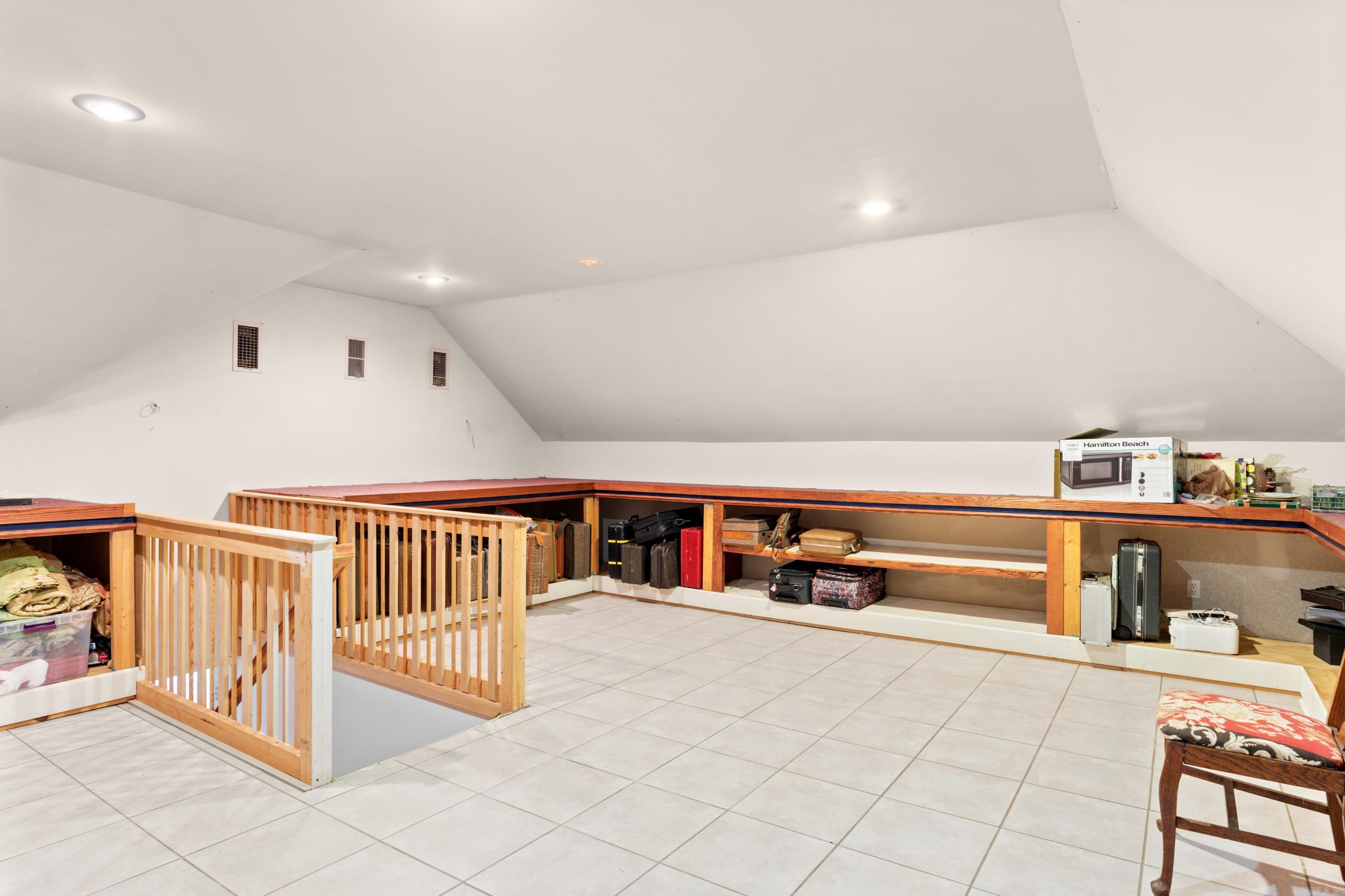 3250 Millers View