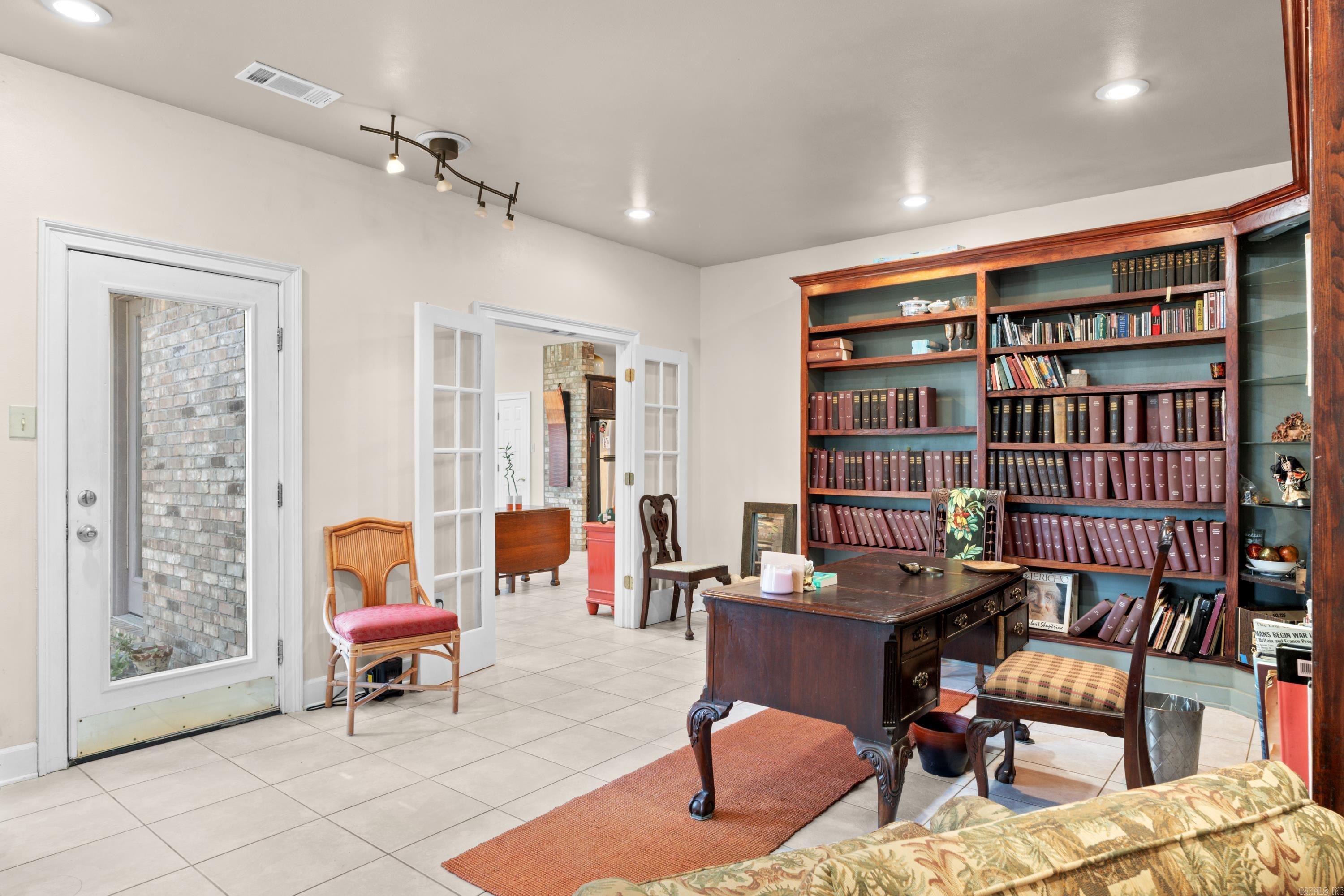3250 Millers View