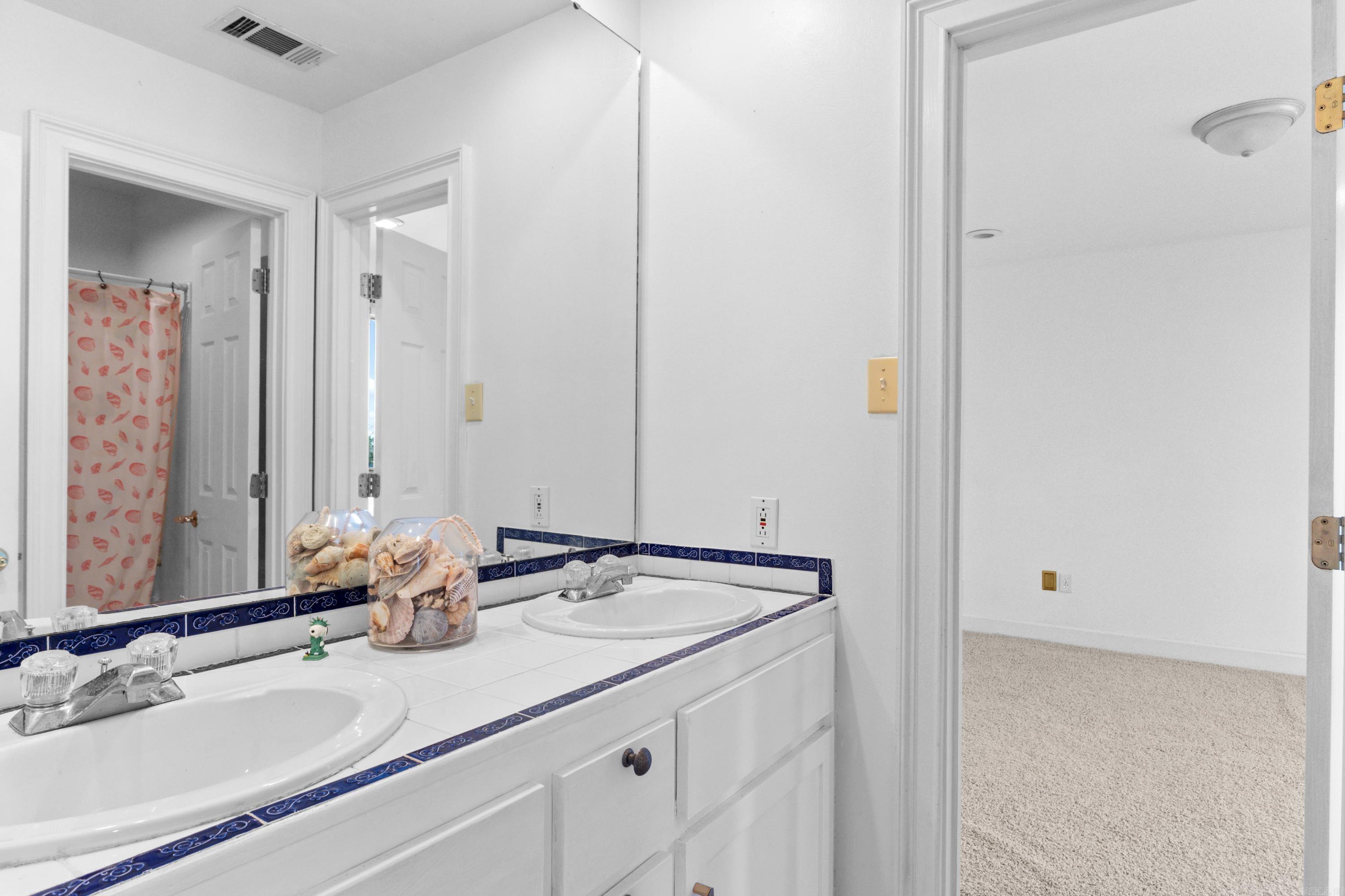 3250 Millers View