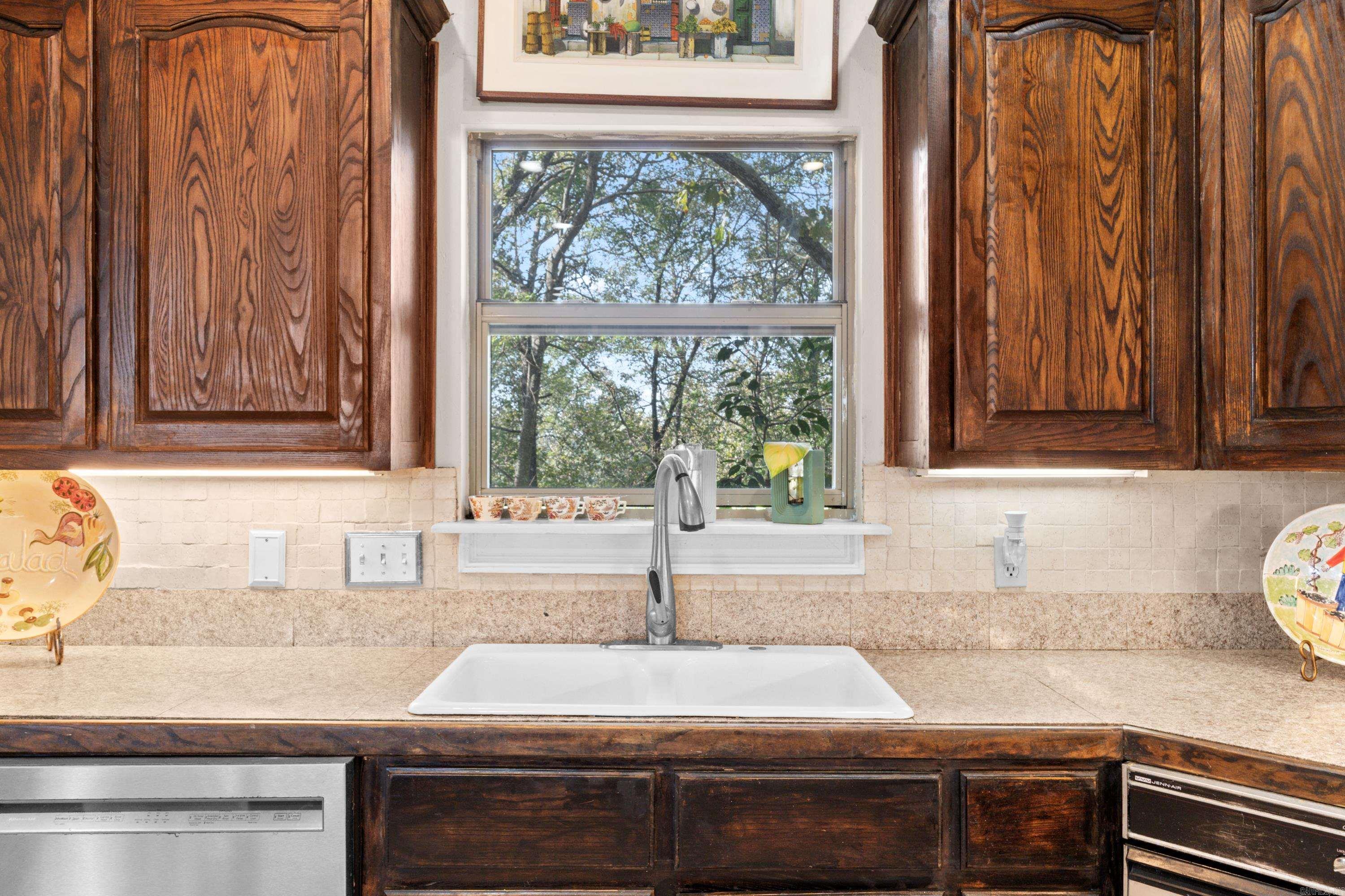3250 Millers View