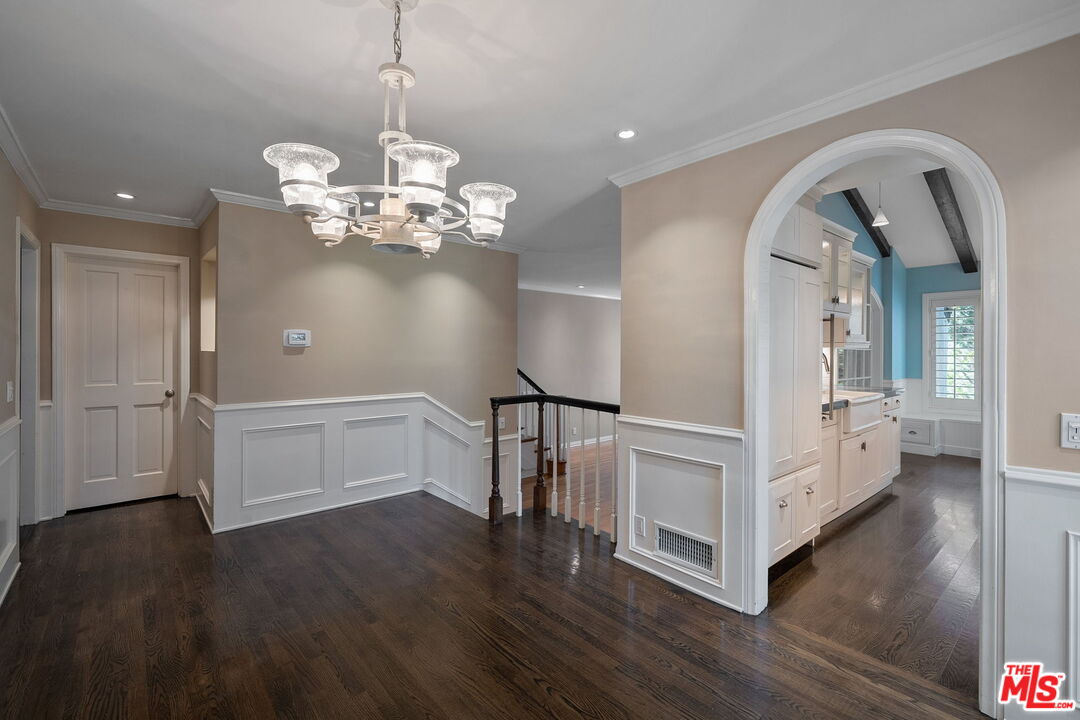 17099 Palisades Cir