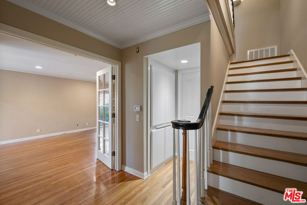 17099 Palisades Cir