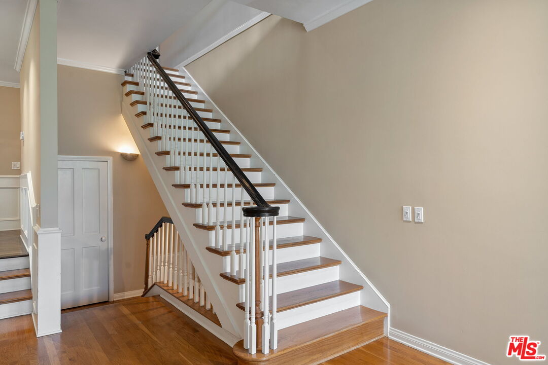 17099 Palisades Cir