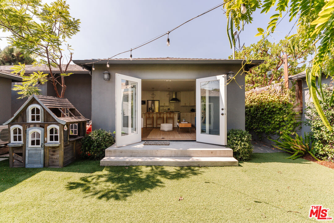 5116 Pickford Way