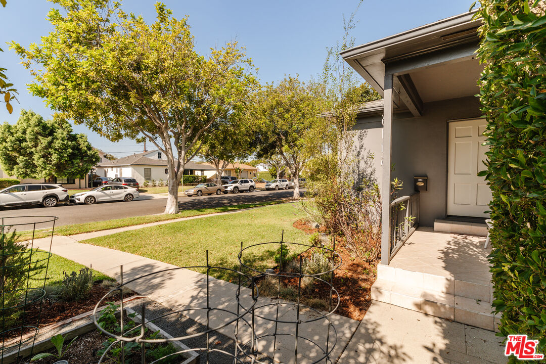 5116 Pickford Way