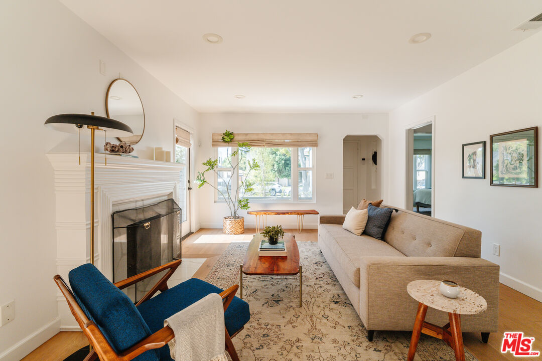 5116 Pickford Way