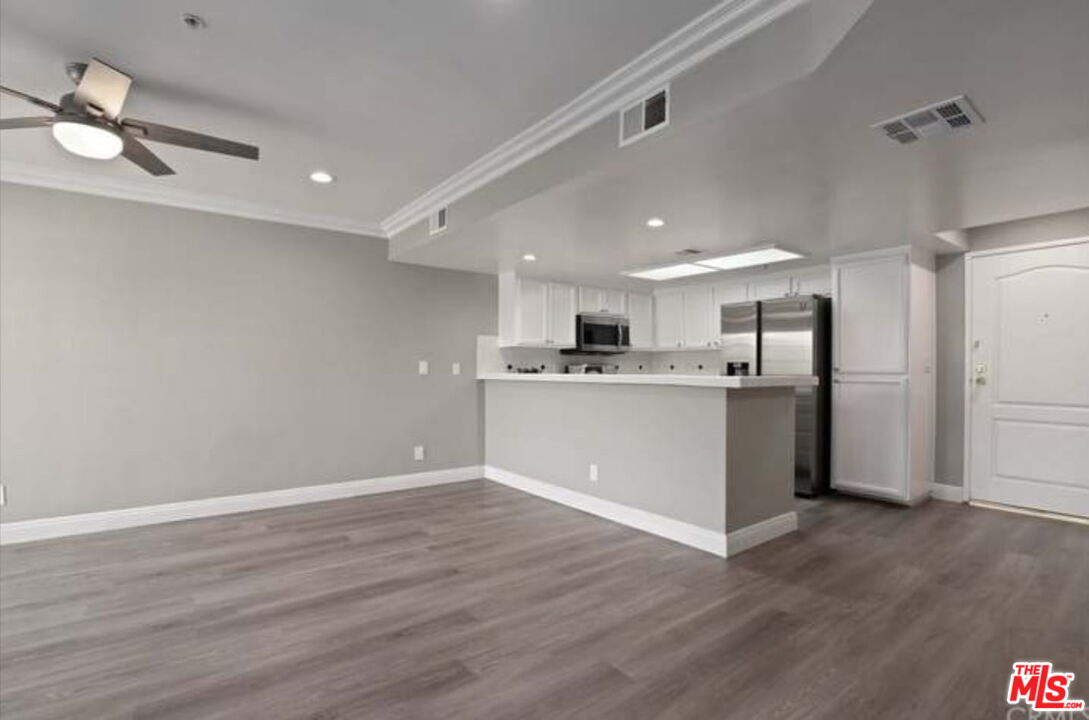 4750 Templeton St Unit: 1205