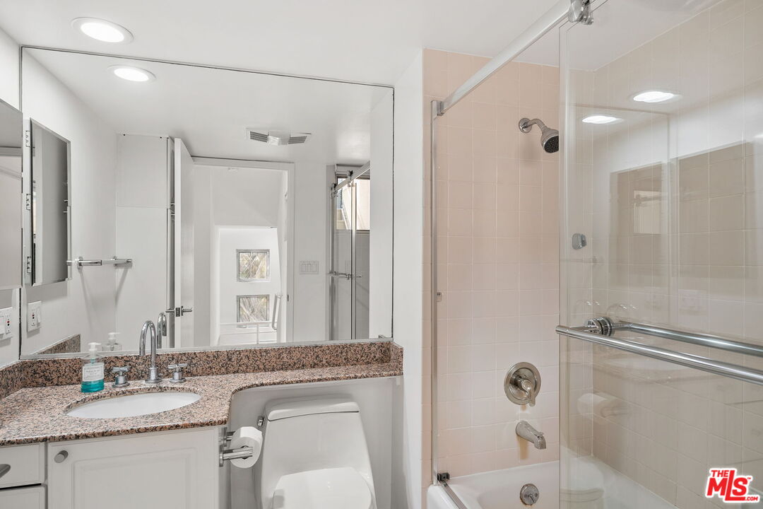 1011 Pacific St Unit: 1