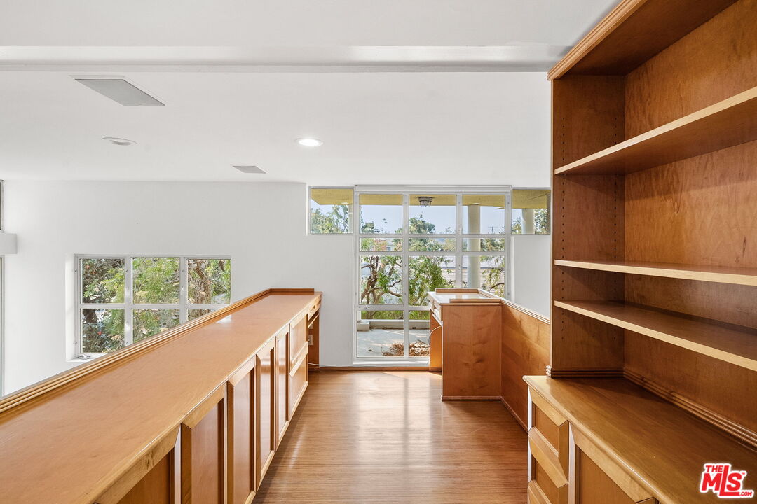 1011 Pacific St Unit: 1