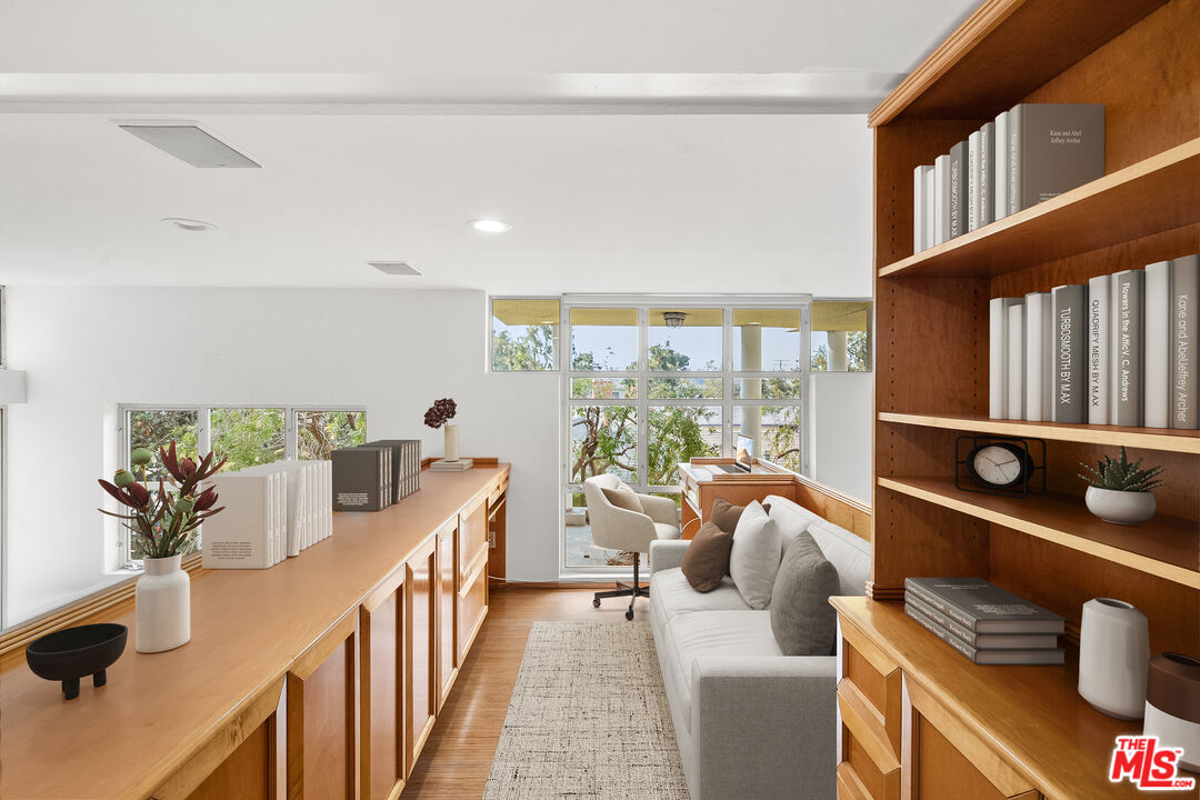 1011 Pacific St Unit: 1