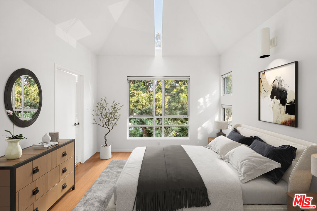 1011 Pacific St Unit: 1