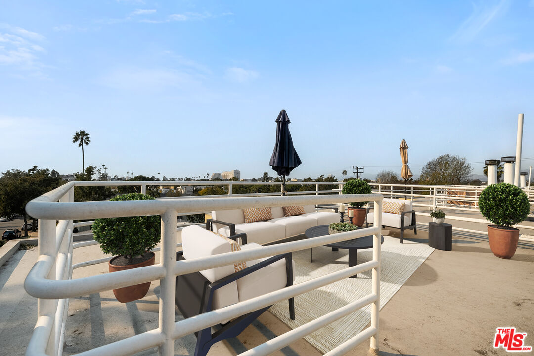 1011 Pacific St Unit: 1