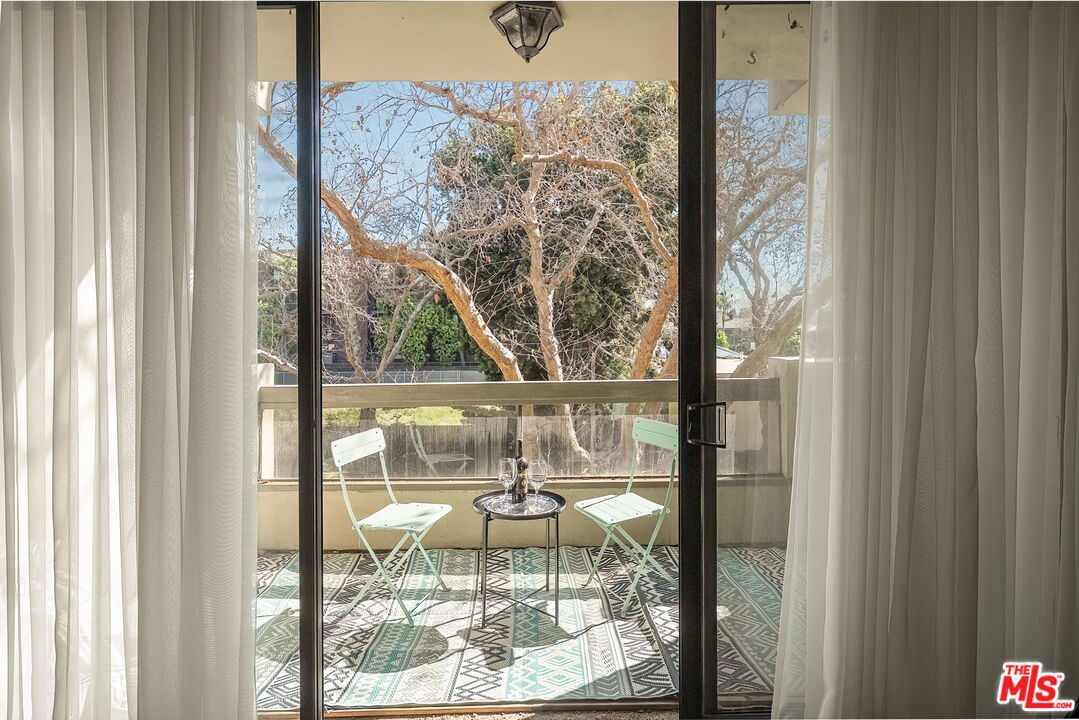 141 S Linden Dr Unit: 204