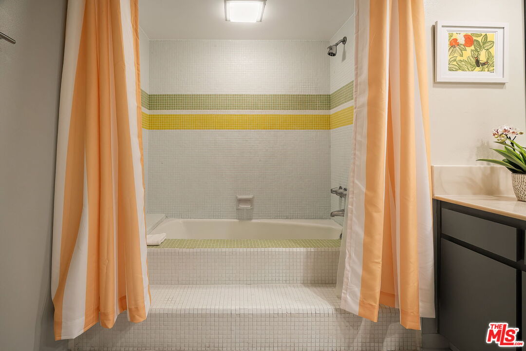 141 S Linden Dr Unit: 204