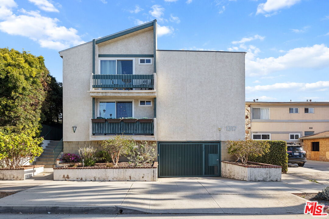 1317 12th St Unit: 1