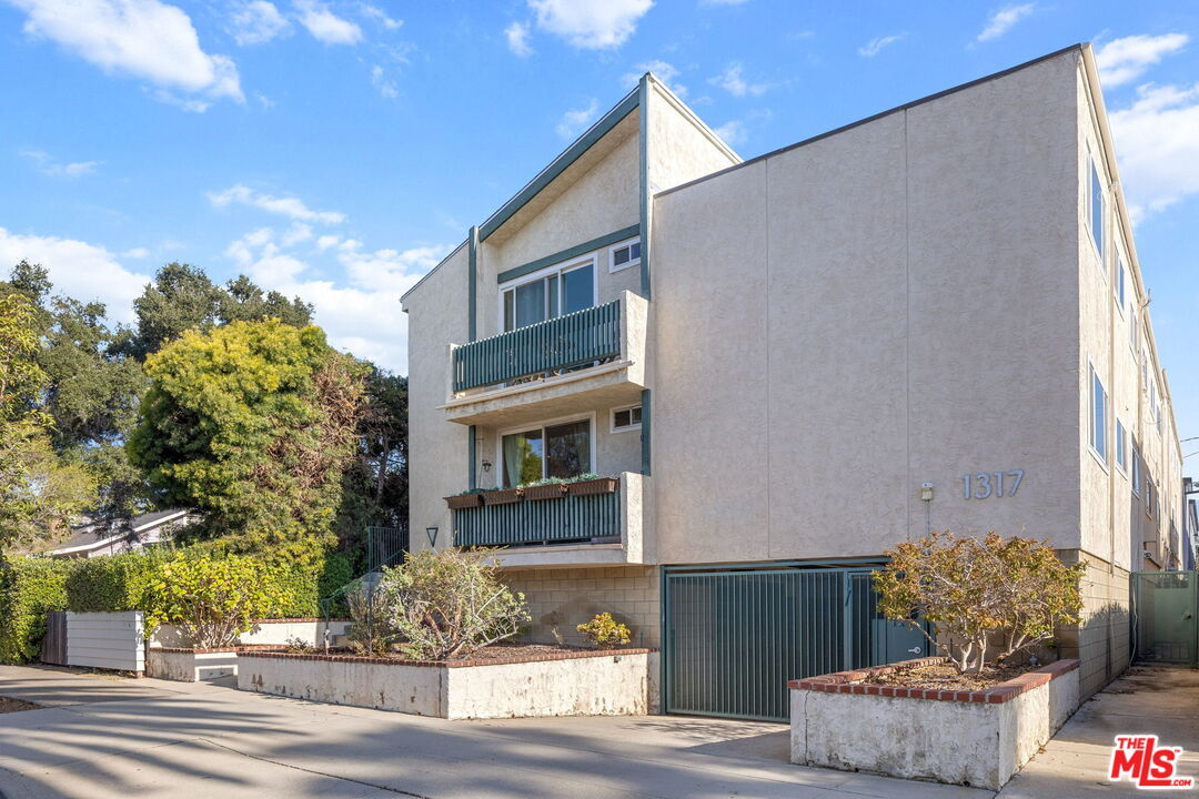 1317 12th St Unit: 1