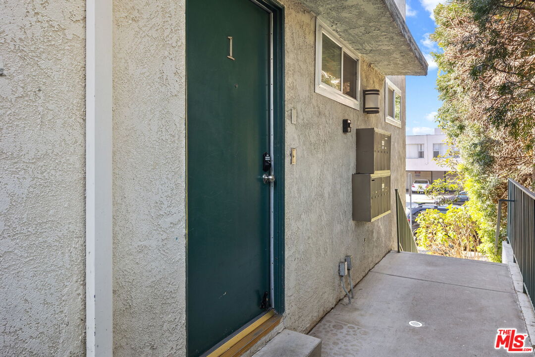 1317 12th St Unit: 1
