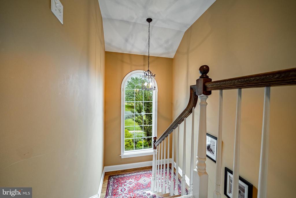 4 TAYLOR CHASE LANE
